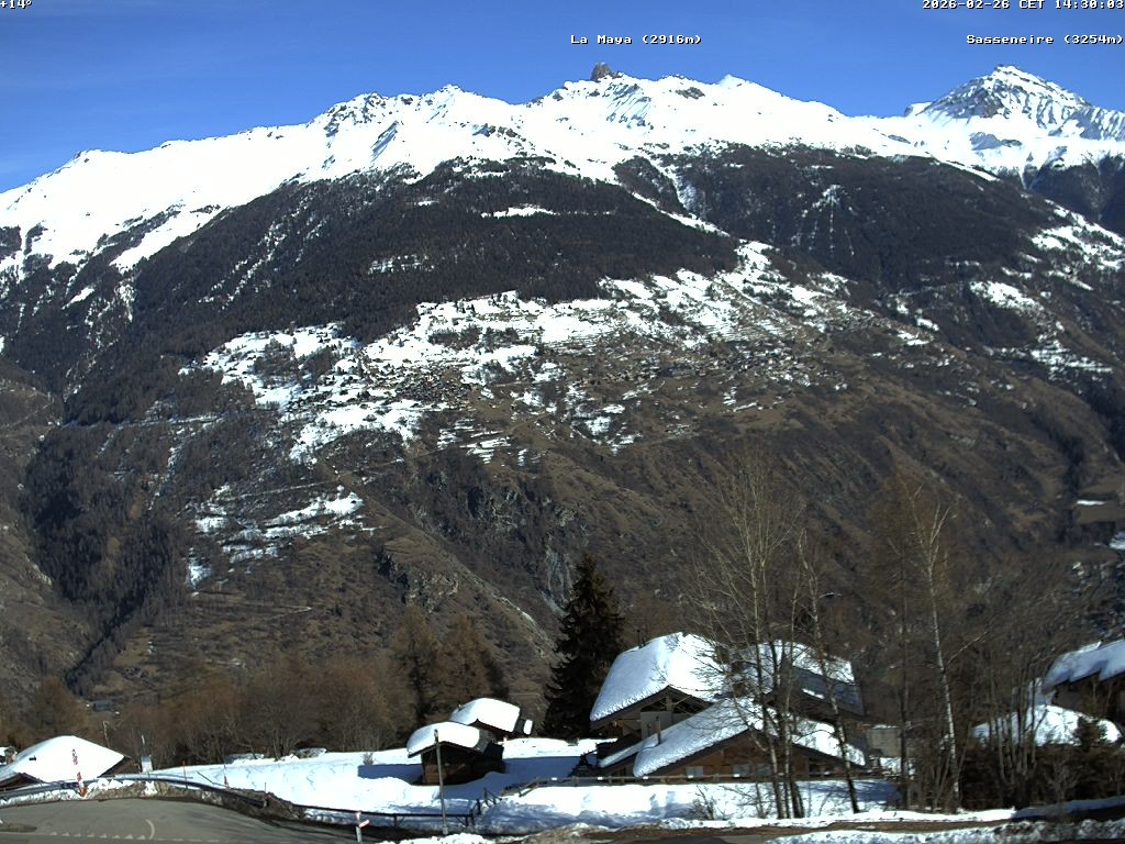 Archived image Webcam Thyon: Base of Les Masses