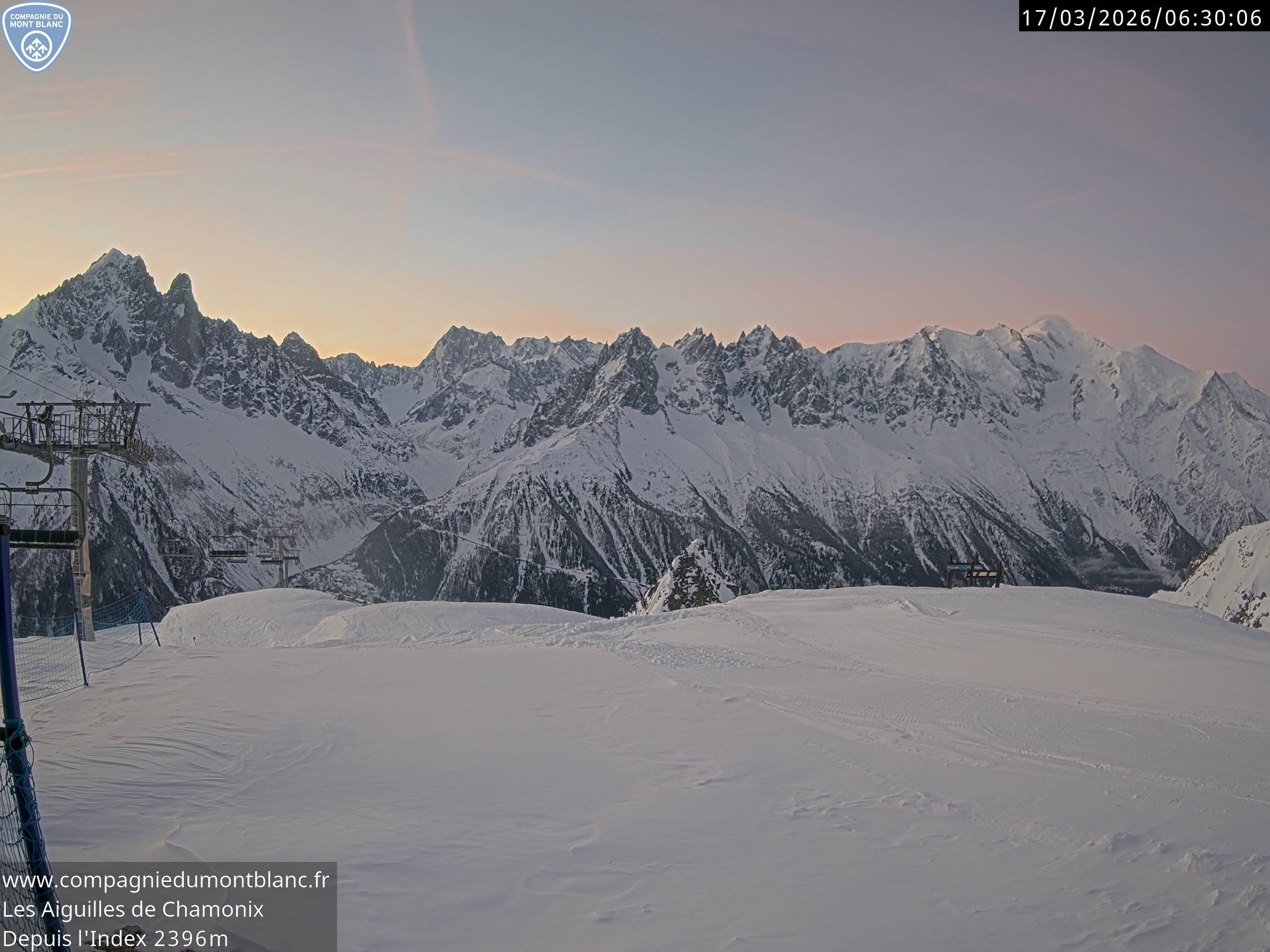 Archiv Foto Webcam Les Aiguilles de Charmonix