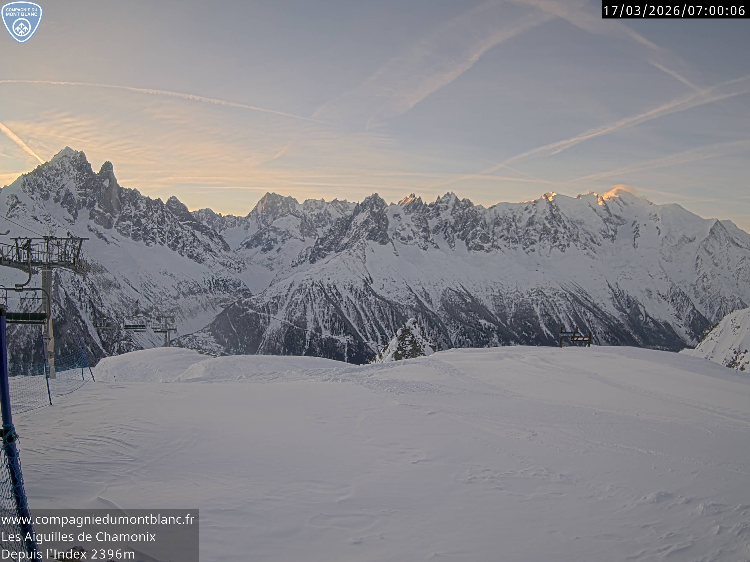 Archiv Foto Webcam Les Aiguilles de Charmonix