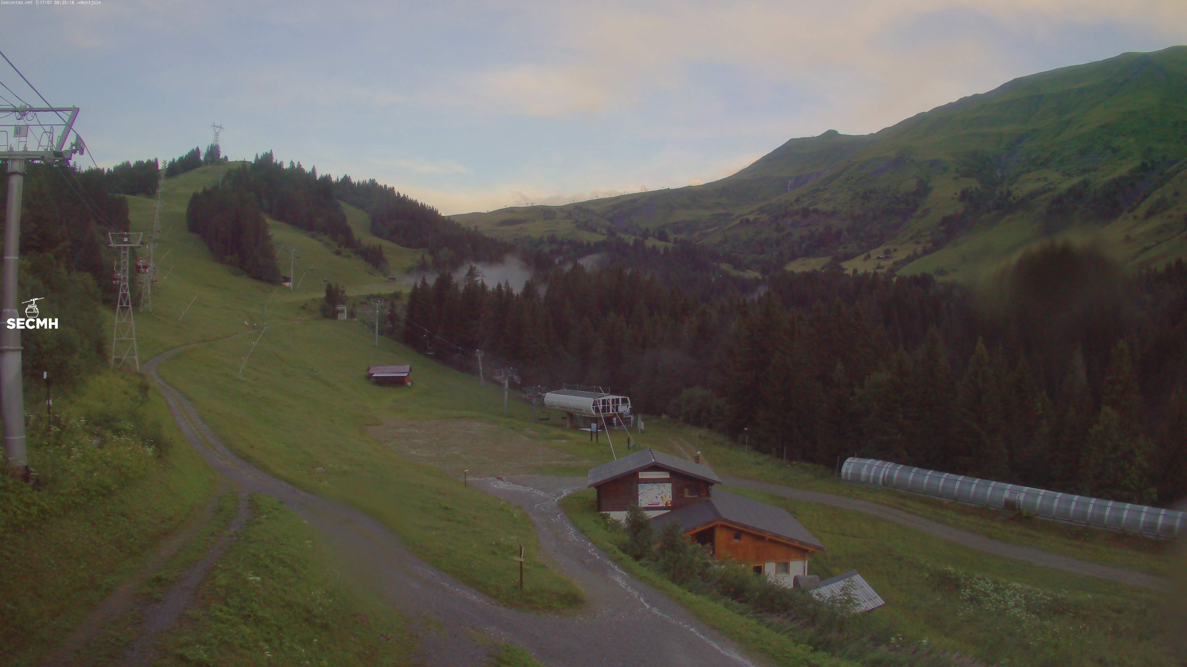 Archived image Webcam Les Contamines Montjoie: L'Etape