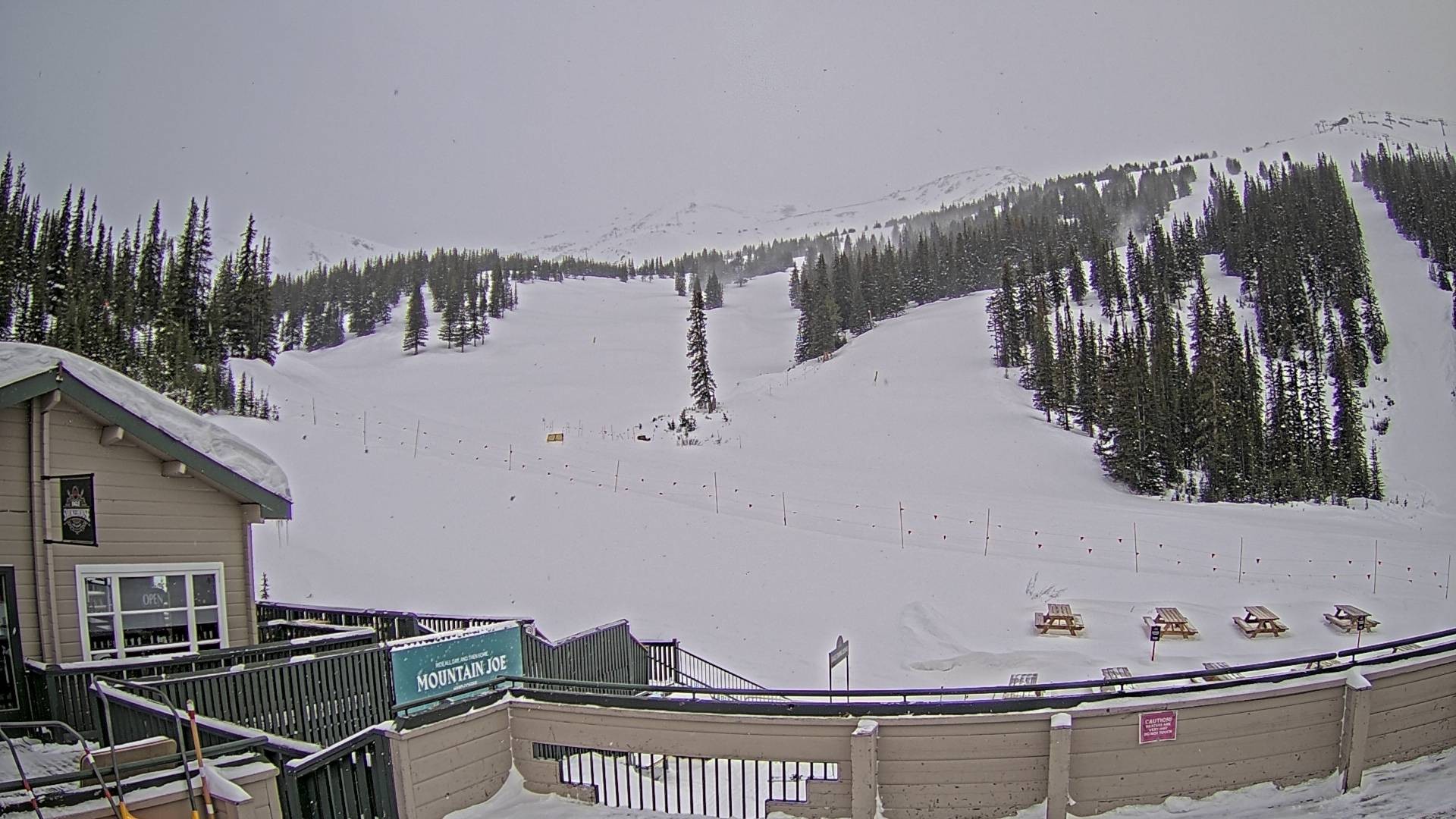 Archived image Webcam Alberta, Marmot Basin Mid Mountain