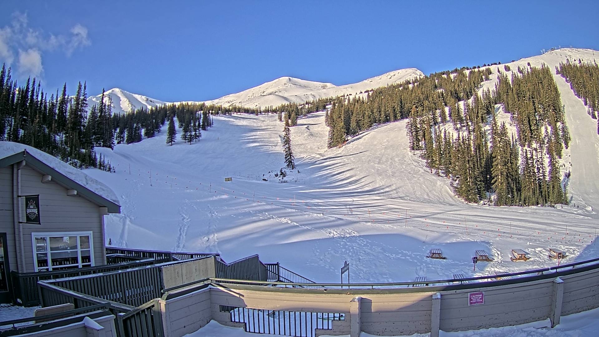 Archived image Webcam Alberta, Marmot Basin Mid Mountain