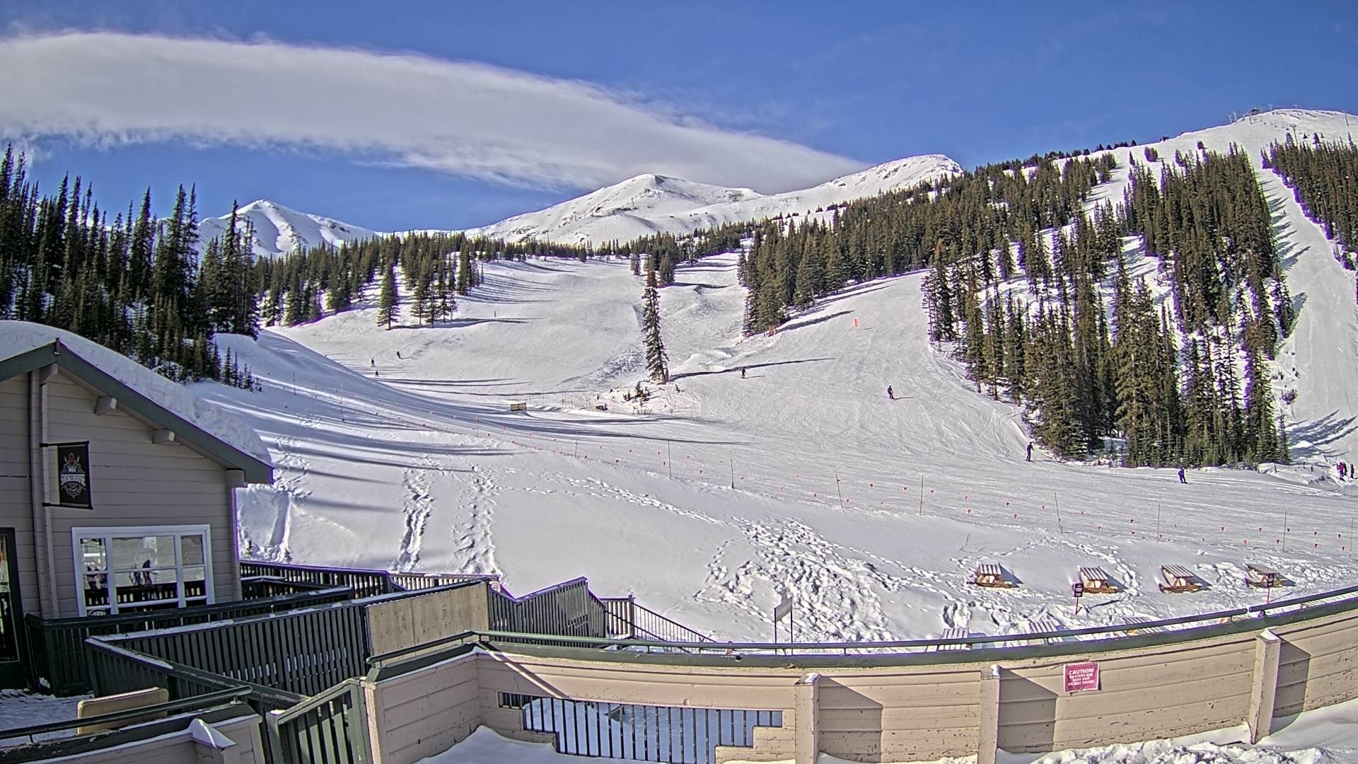 Archived image Webcam Alberta, Marmot Basin Mid Mountain
