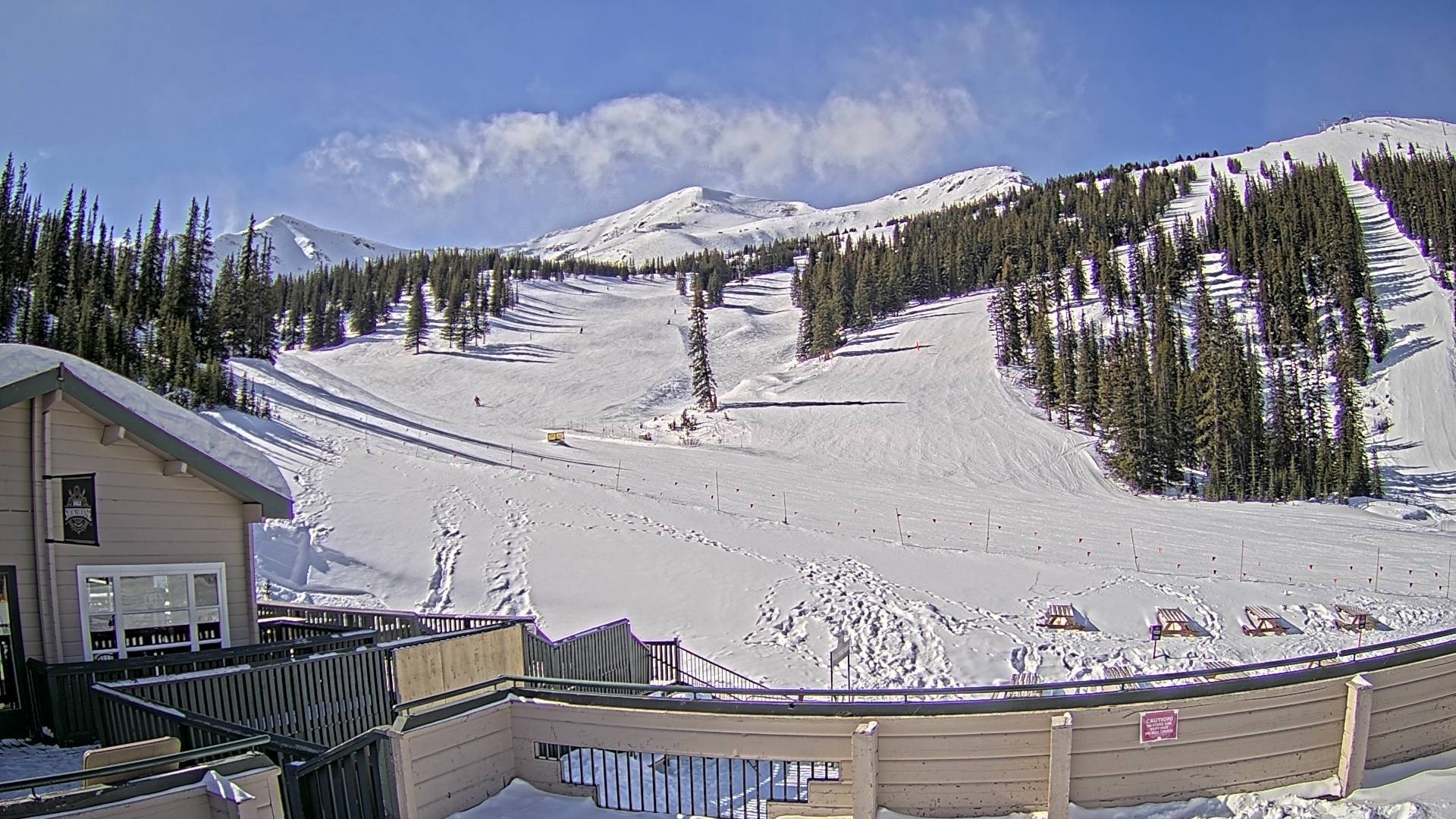 Archived image Webcam Alberta, Marmot Basin Mid Mountain