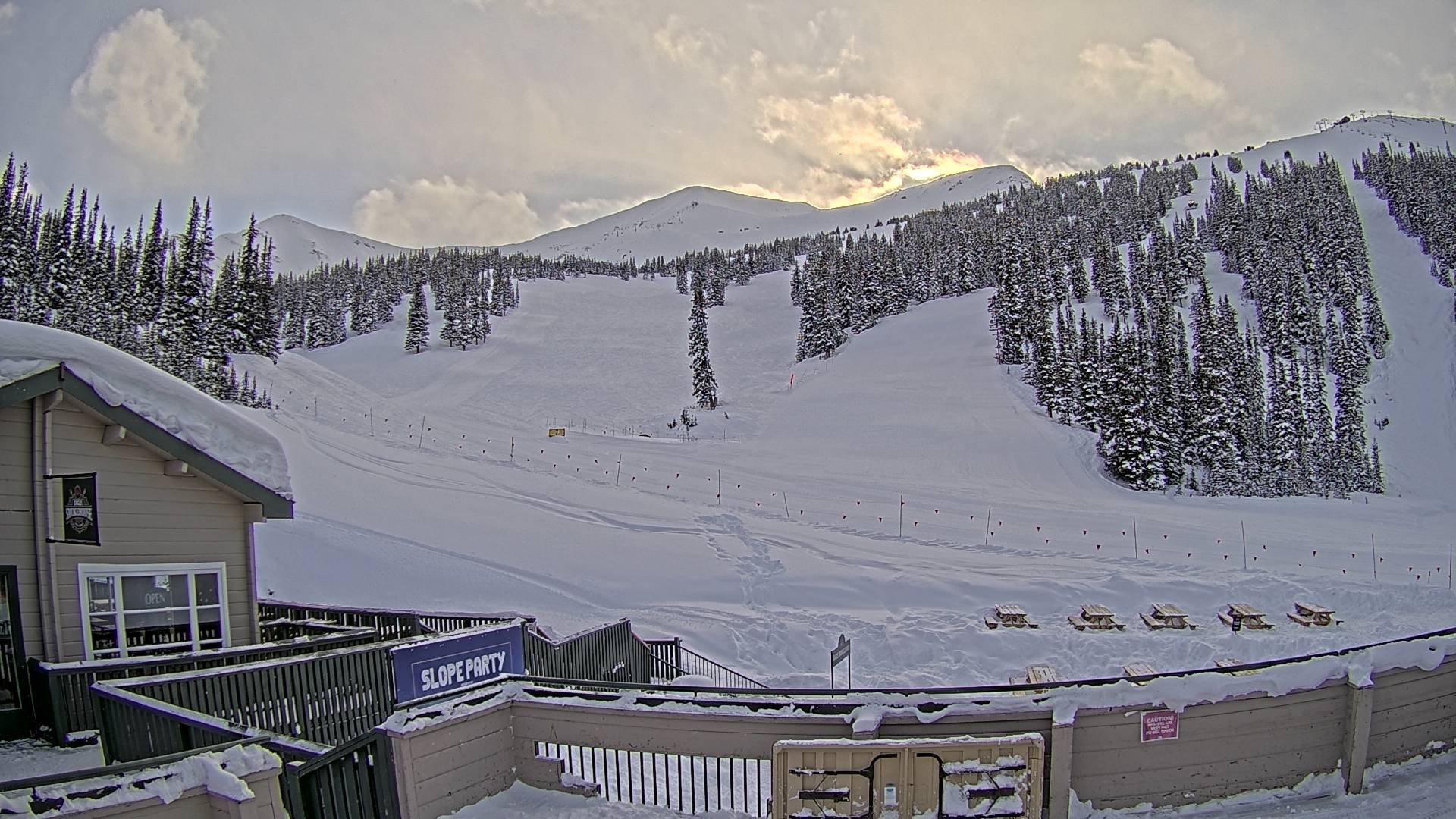Archiv Foto Webcam Marmot Basin Mid Mountain, Alberta