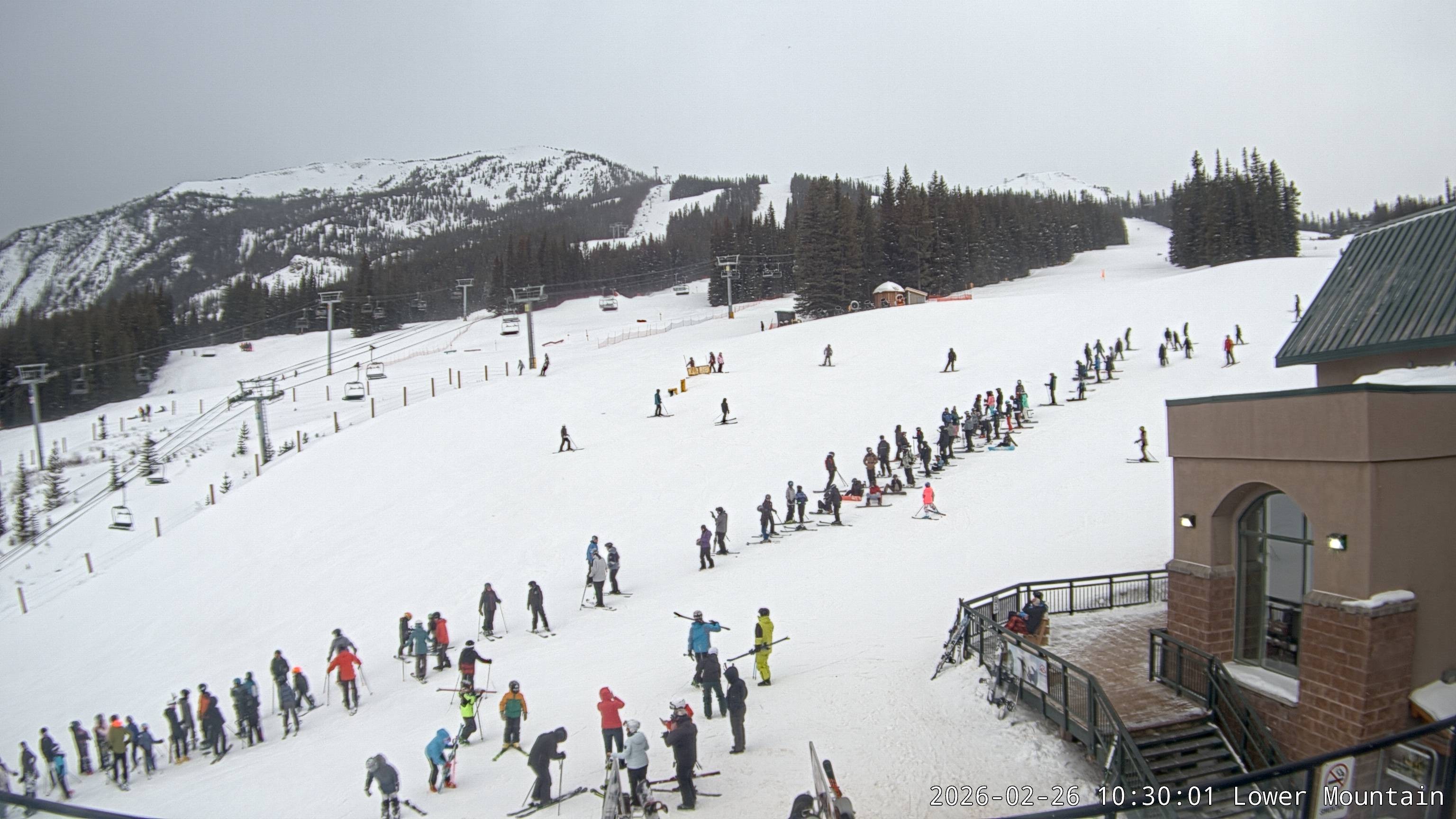 Archived image Webcam base station Marmot Basin, Alberta