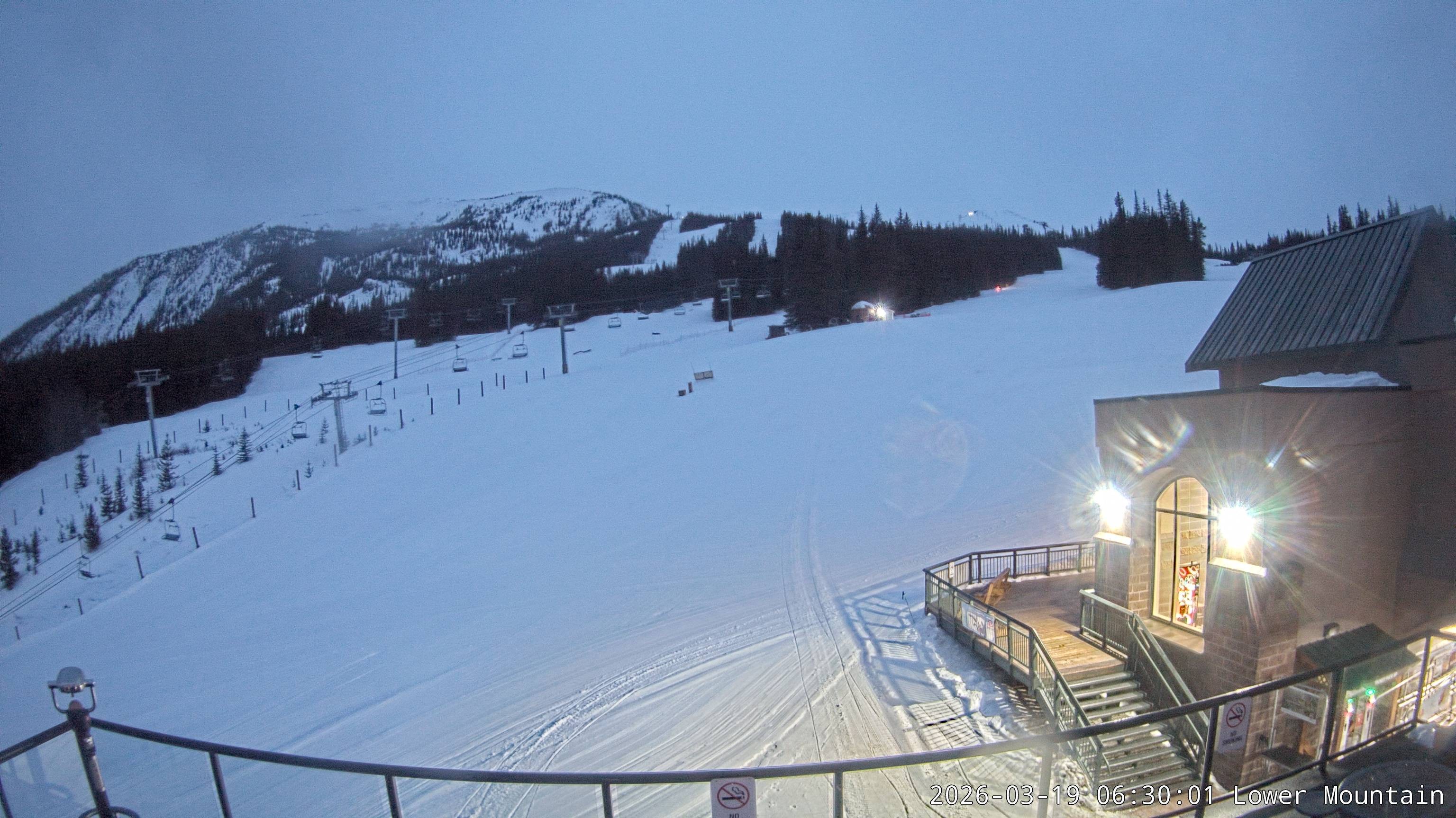 Archiv Foto Webcam Talstation Marmot Basin, Alberta