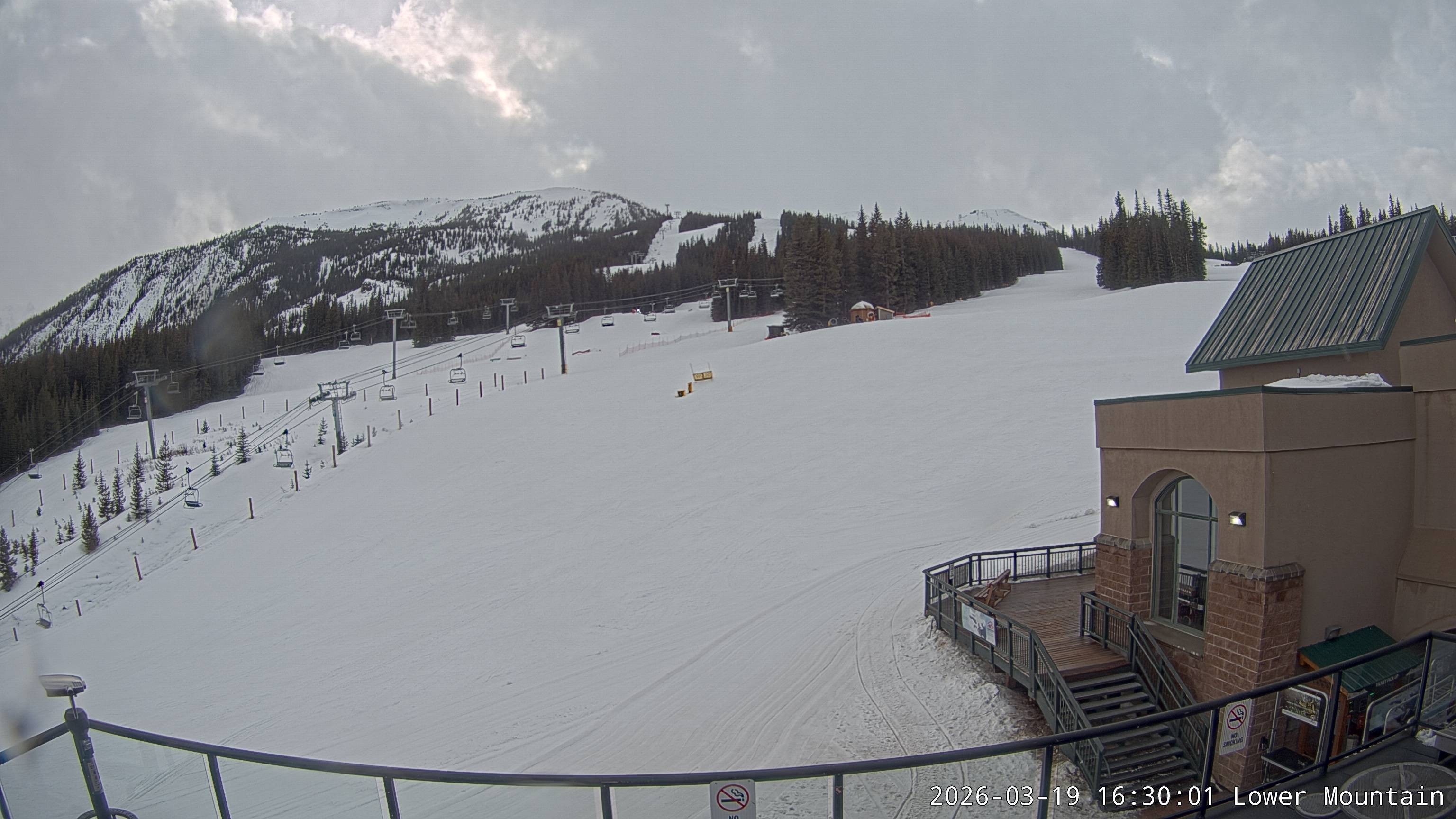 Archiv Foto Webcam Talstation Marmot Basin, Alberta