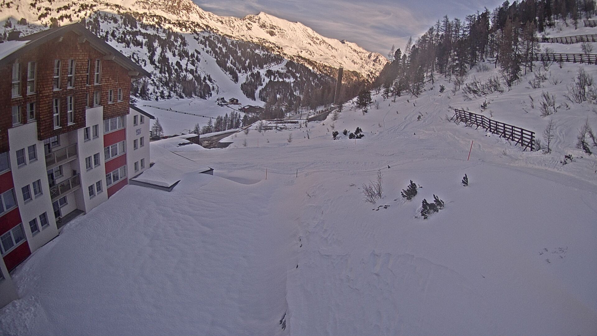 Archived image Webcam Ausblick Hotel Enzian in Obertauern