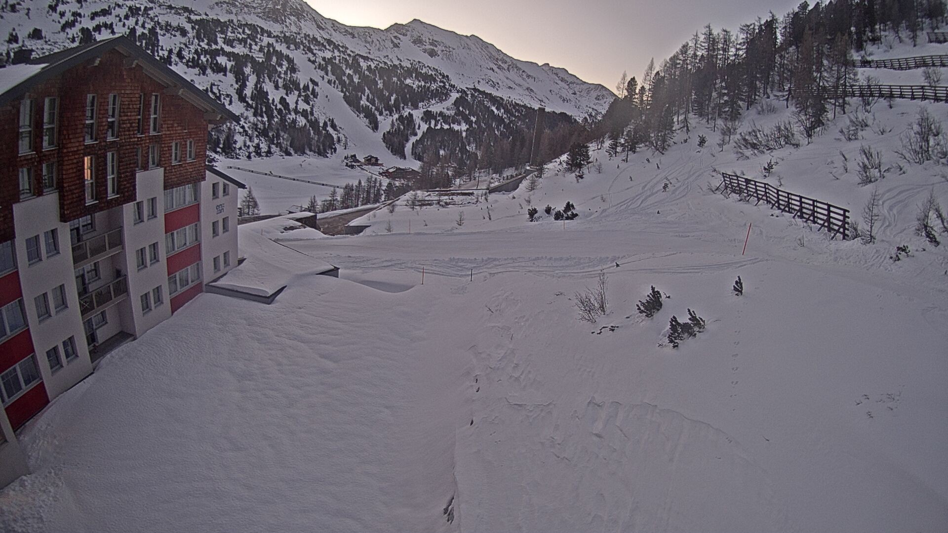 Archived image Webcam Ausblick Hotel Enzian in Obertauern