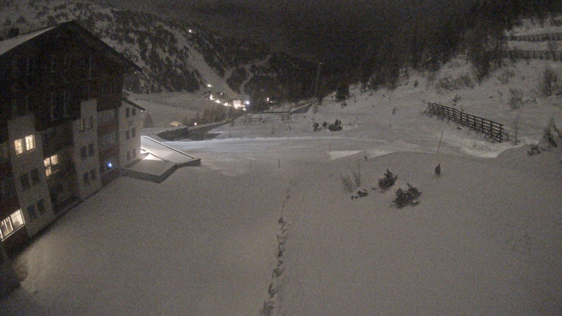 Archiv Foto Webcam Obertauern – Blick Hotel Enzian