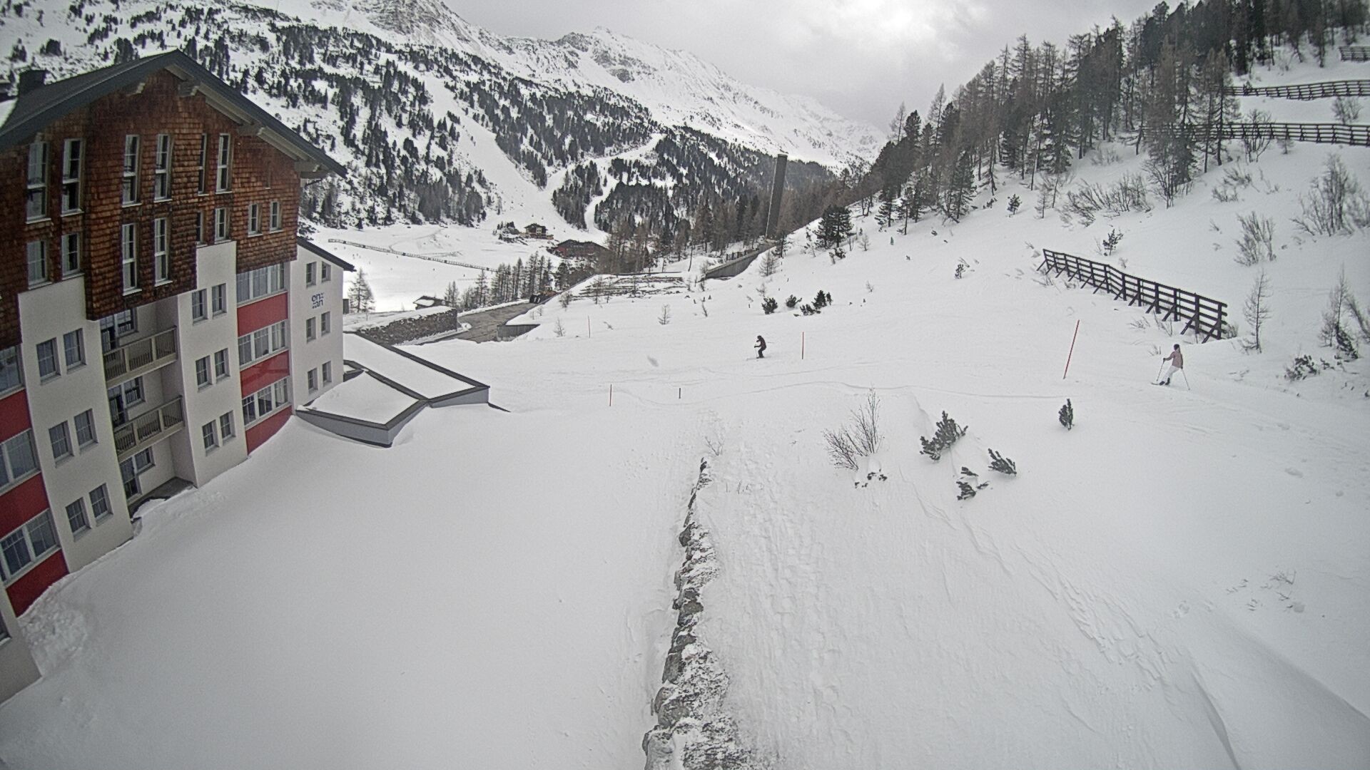 Archiv Foto Webcam Obertauern – Blick Hotel Enzian