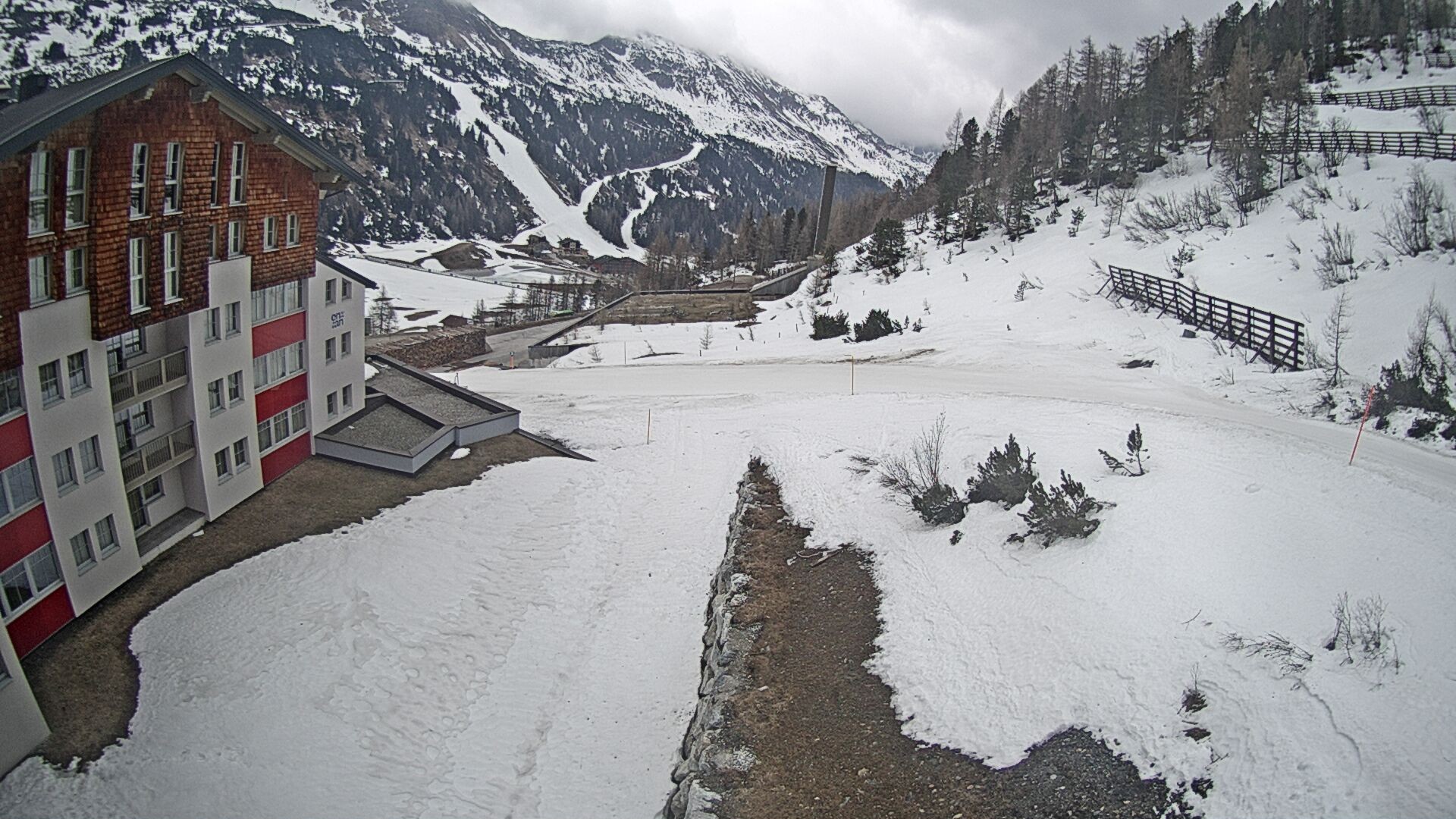 Archived image Webcam Ausblick Hotel Enzian in Obertauern