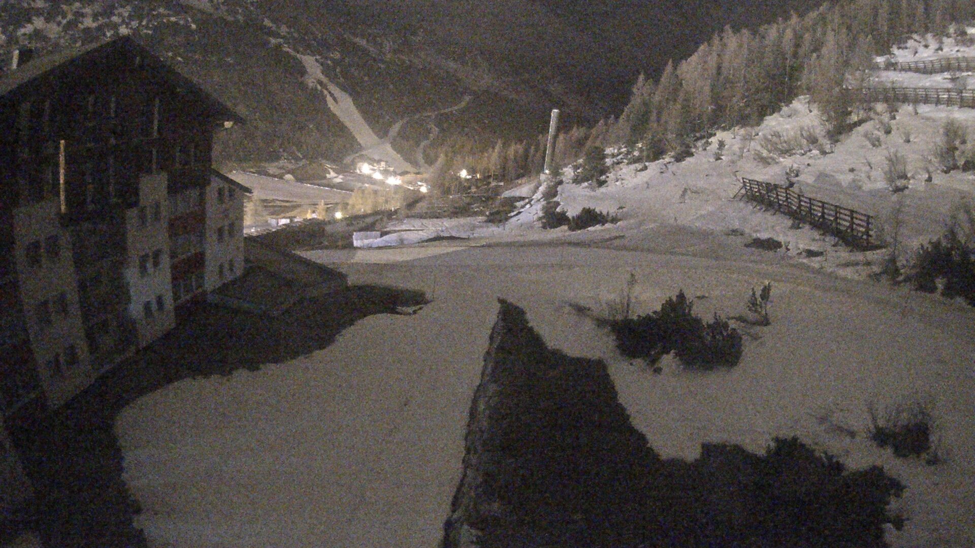 Archived image Webcam Ausblick Hotel Enzian in Obertauern
