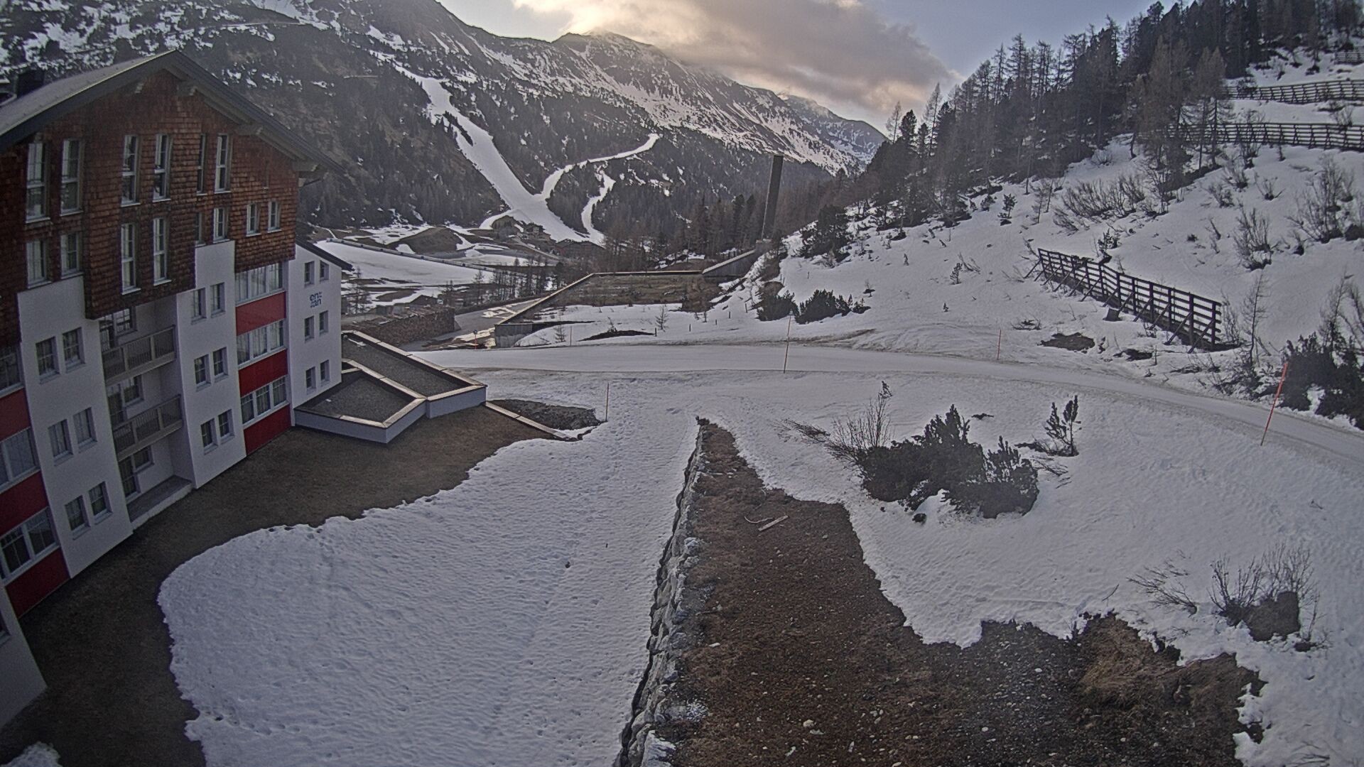 Archived image Webcam Ausblick Hotel Enzian in Obertauern