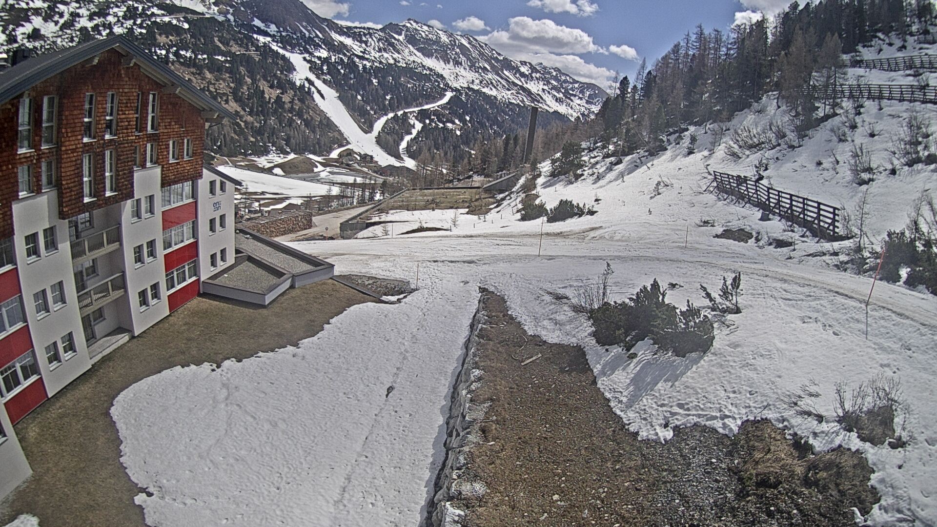 Archived image Webcam Ausblick Hotel Enzian in Obertauern