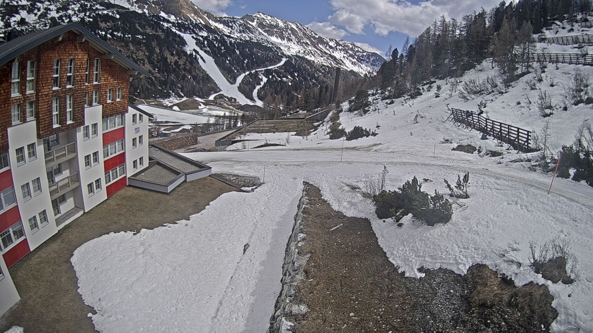 Archived image Webcam Ausblick Hotel Enzian in Obertauern