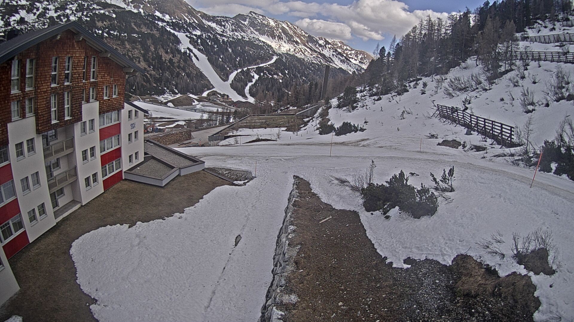 Archived image Webcam Ausblick Hotel Enzian in Obertauern