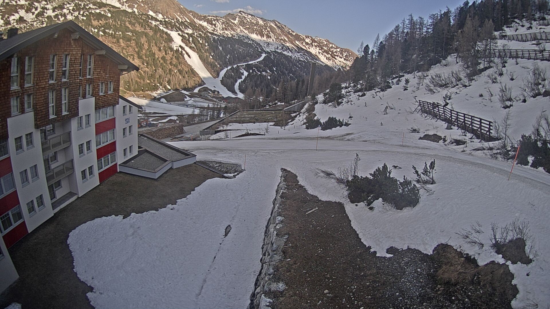 Archiv Foto Webcam Obertauern – Blick Hotel Enzian