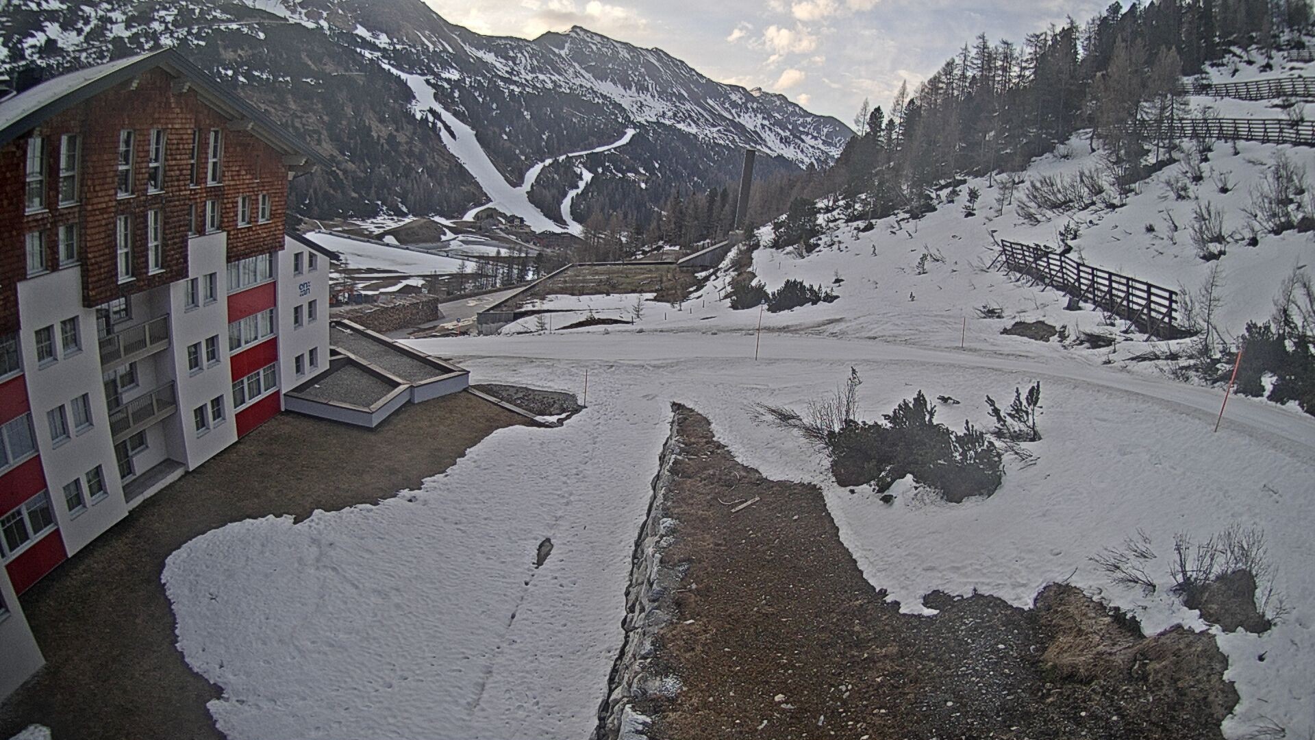 Archiv Foto Webcam Obertauern – Blick Hotel Enzian