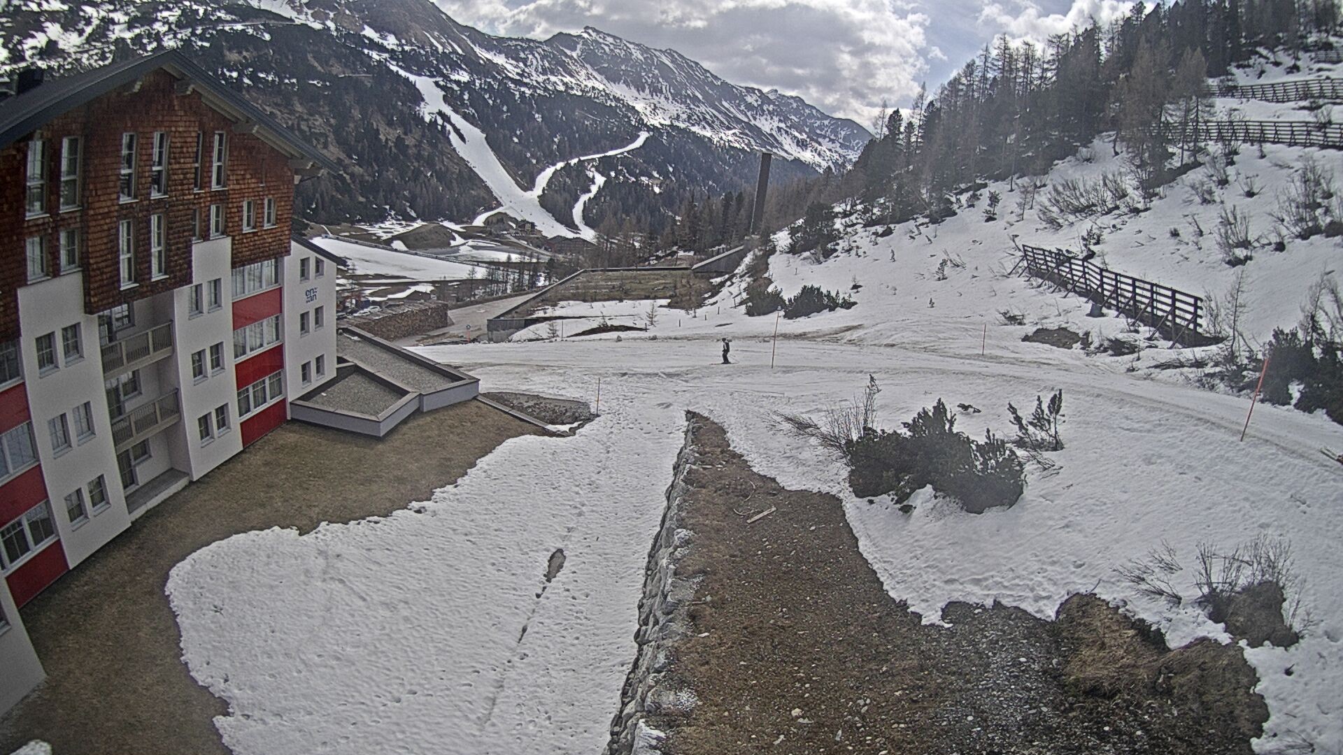 Archiv Foto Webcam Obertauern – Blick Hotel Enzian