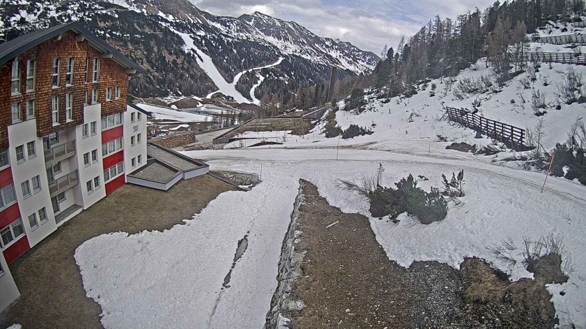 Archiv Foto Webcam Obertauern – Blick Hotel Enzian