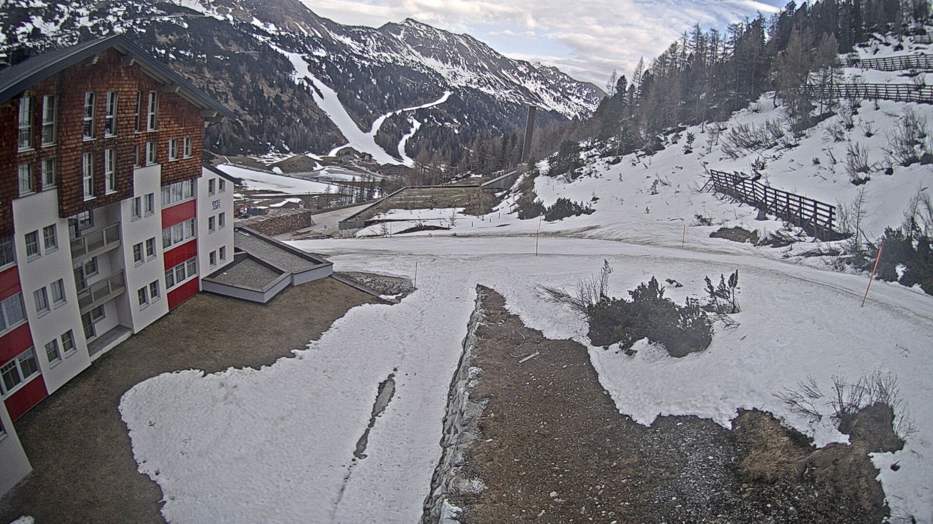Archiv Foto Webcam Obertauern – Blick Hotel Enzian