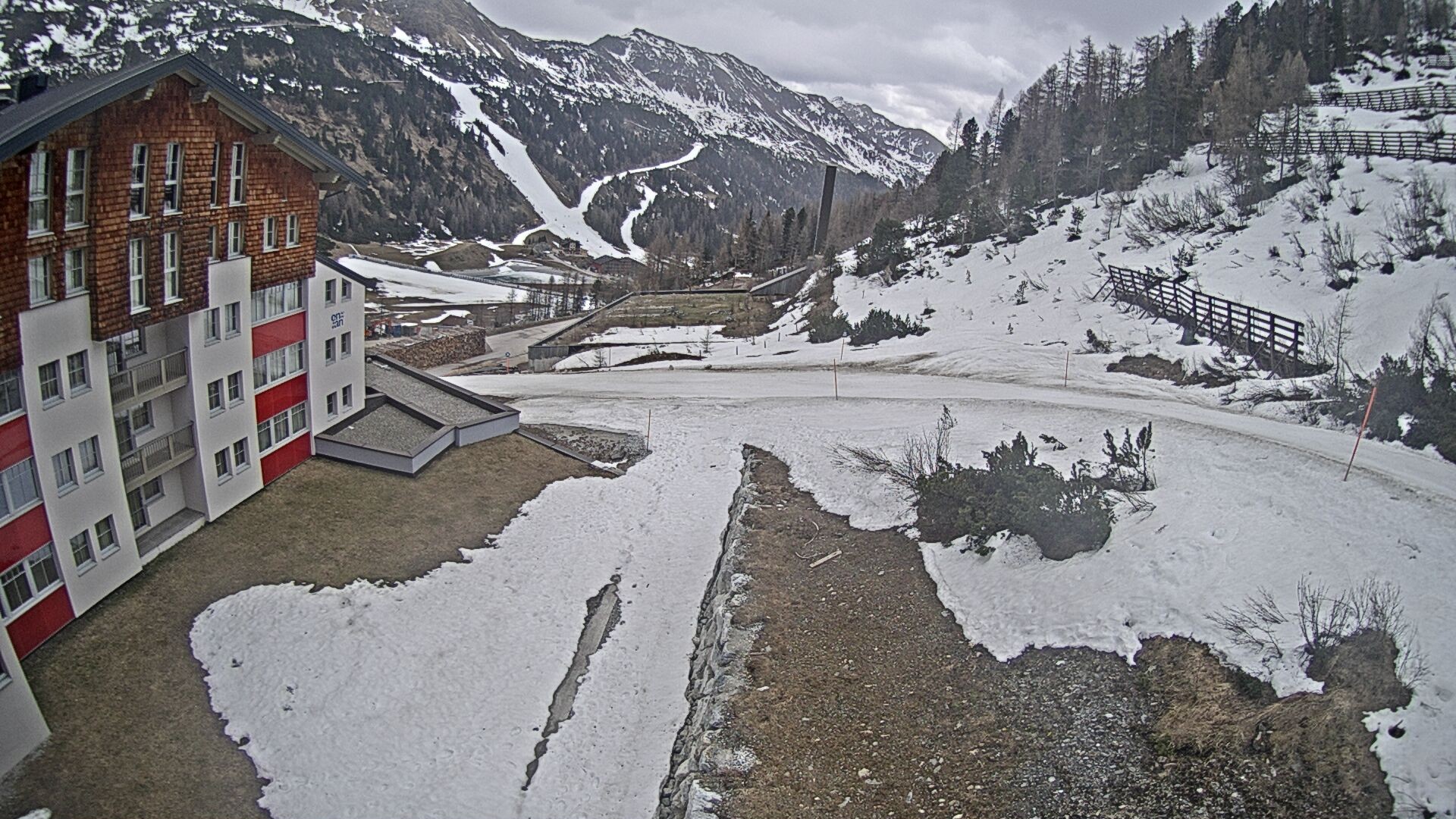 Archived image Webcam Ausblick Hotel Enzian in Obertauern