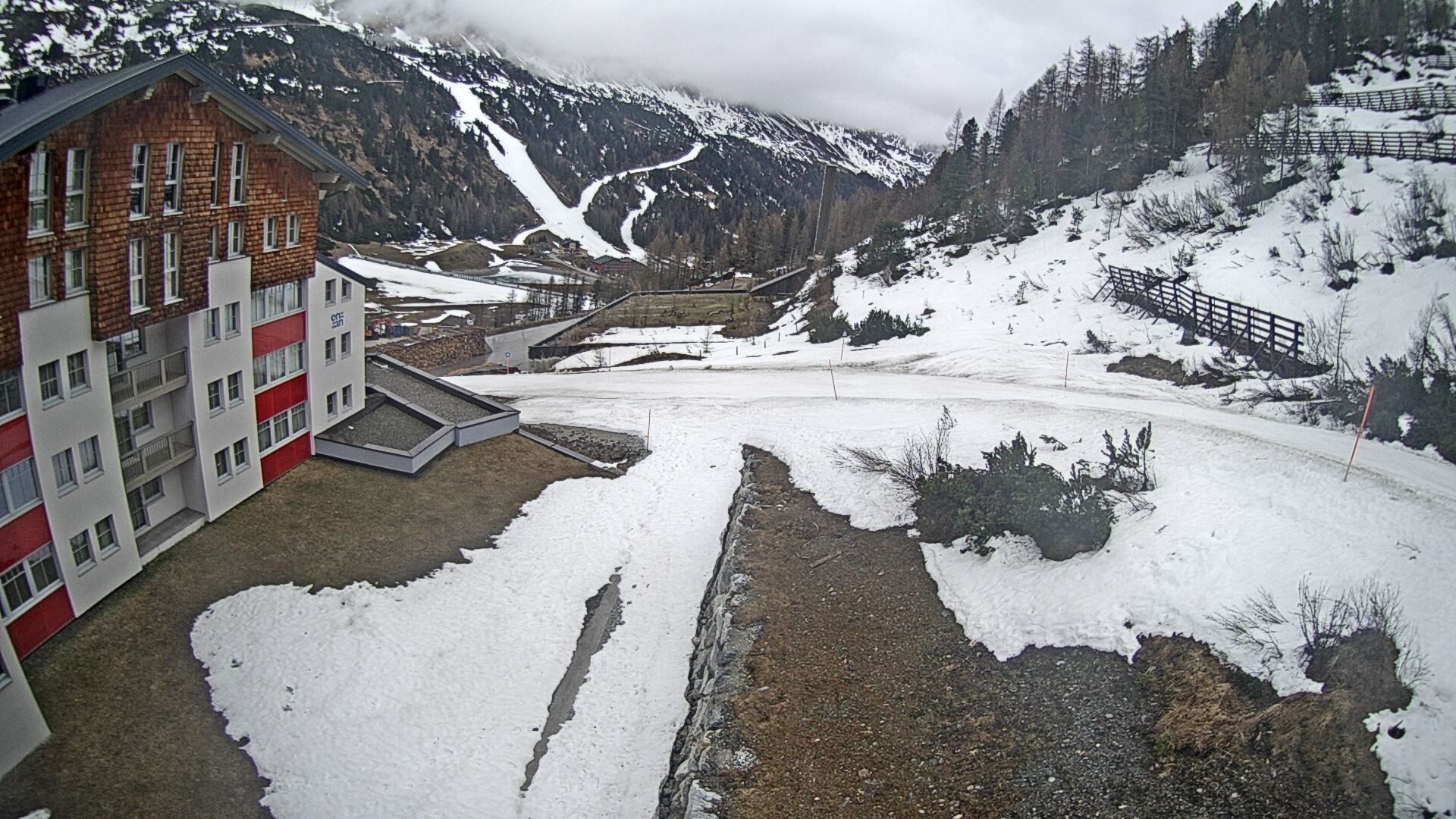 Archived image Webcam Ausblick Hotel Enzian in Obertauern
