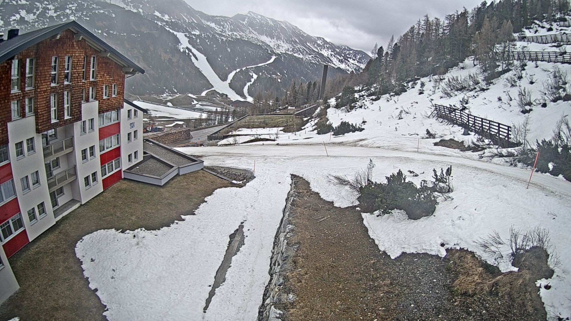 Archived image Webcam Ausblick Hotel Enzian in Obertauern