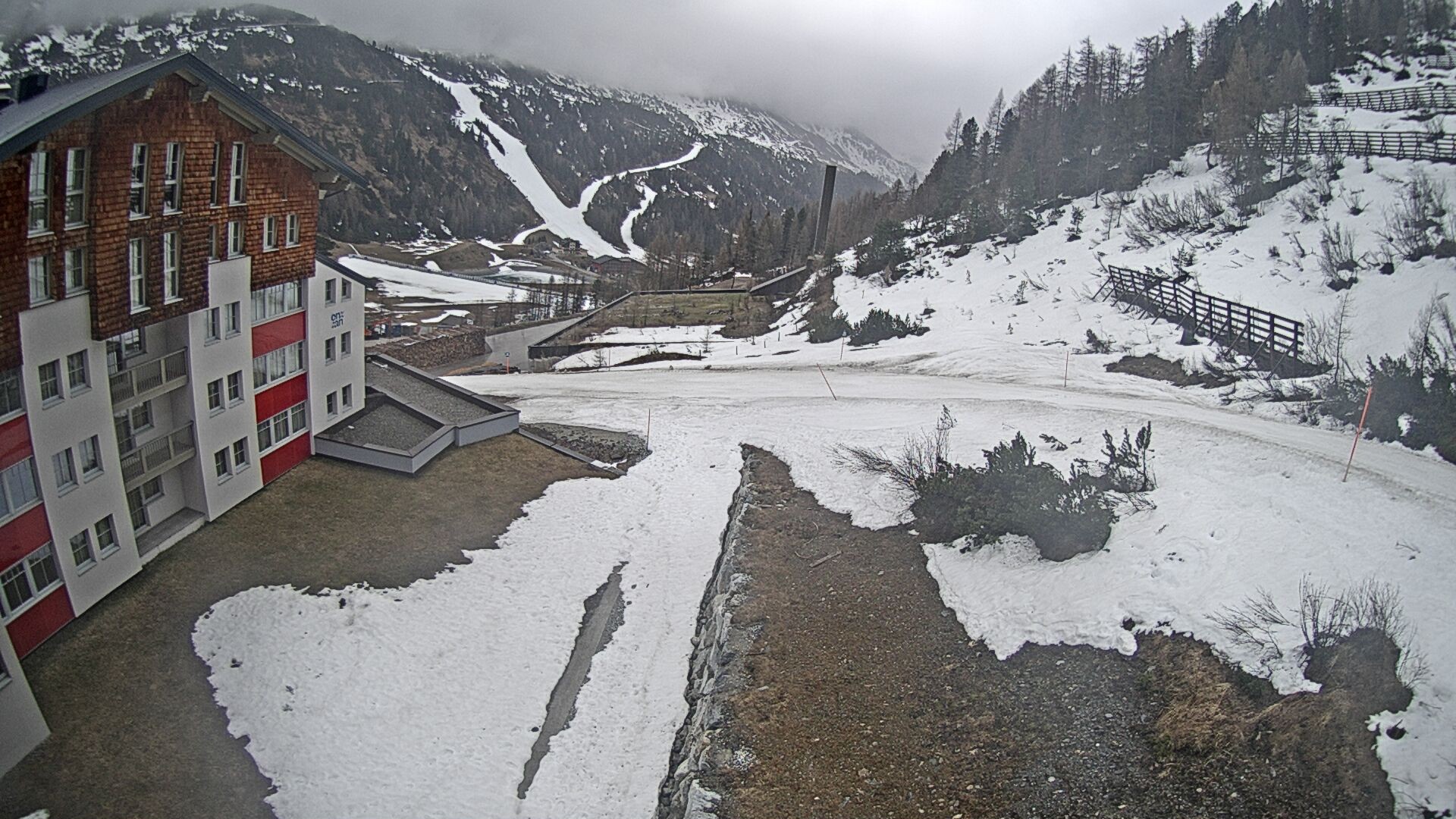 Archived image Webcam Ausblick Hotel Enzian in Obertauern