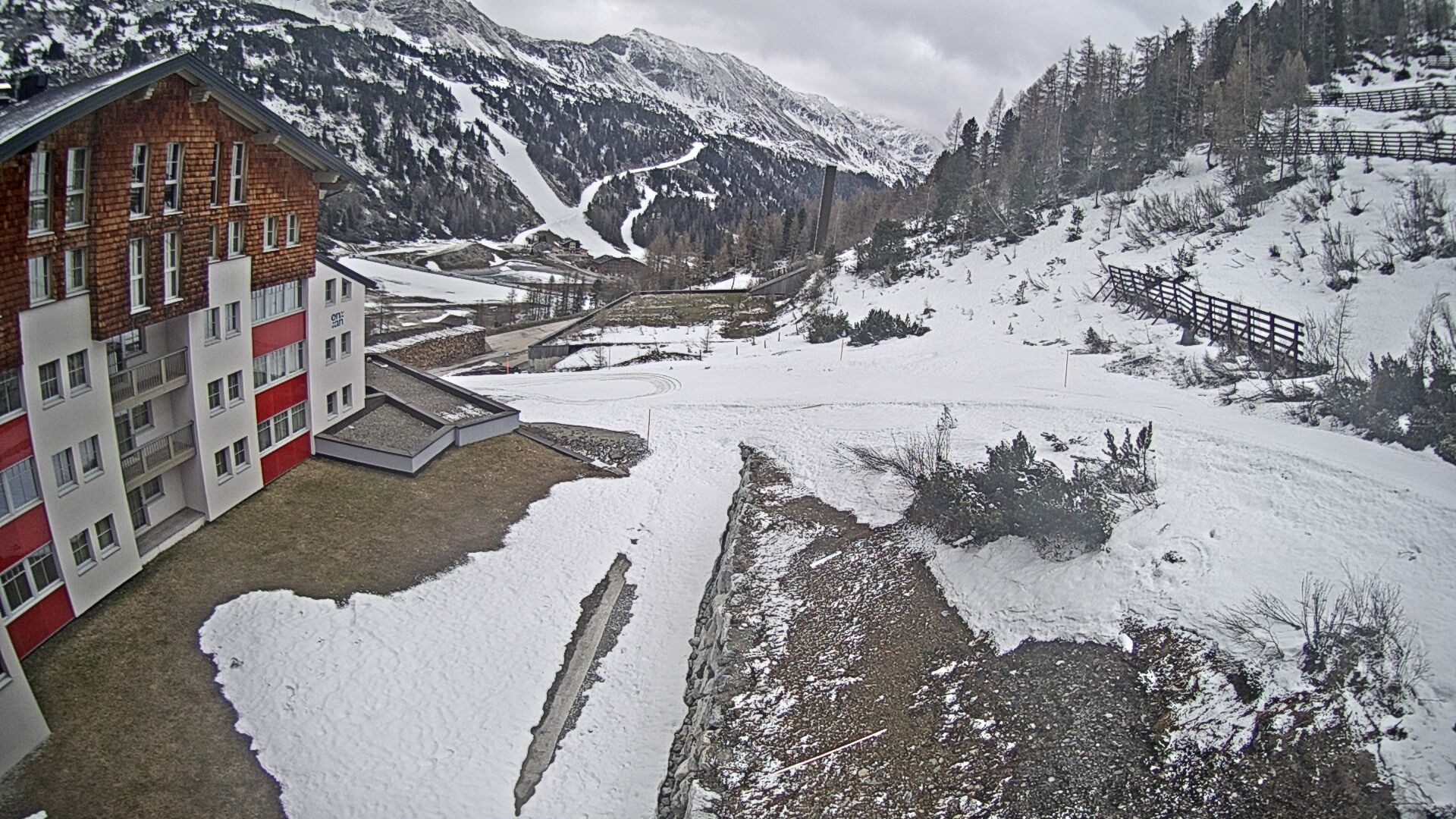 Archiv Foto Webcam Obertauern – Blick Hotel Enzian