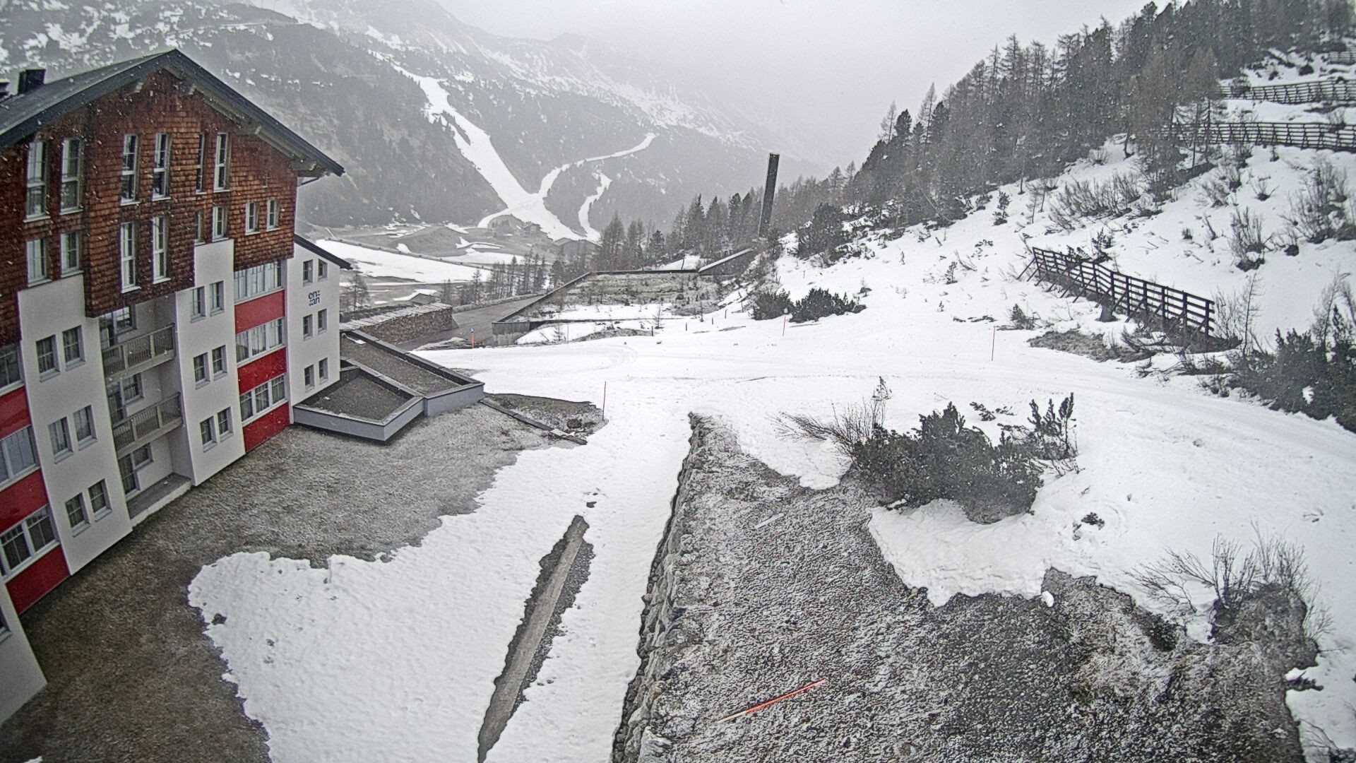 Archiv Foto Webcam Obertauern – Blick Hotel Enzian