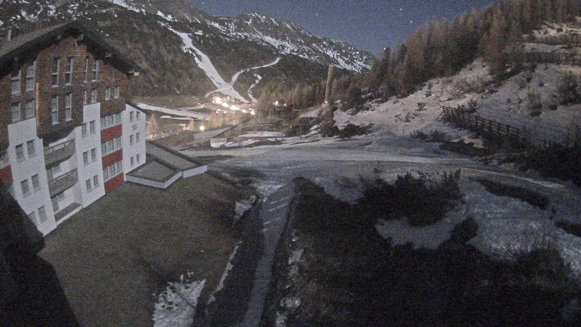 Archived image Webcam Ausblick Hotel Enzian in Obertauern