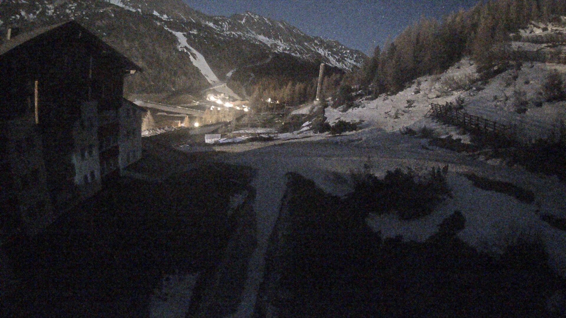 Archived image Webcam Ausblick Hotel Enzian in Obertauern
