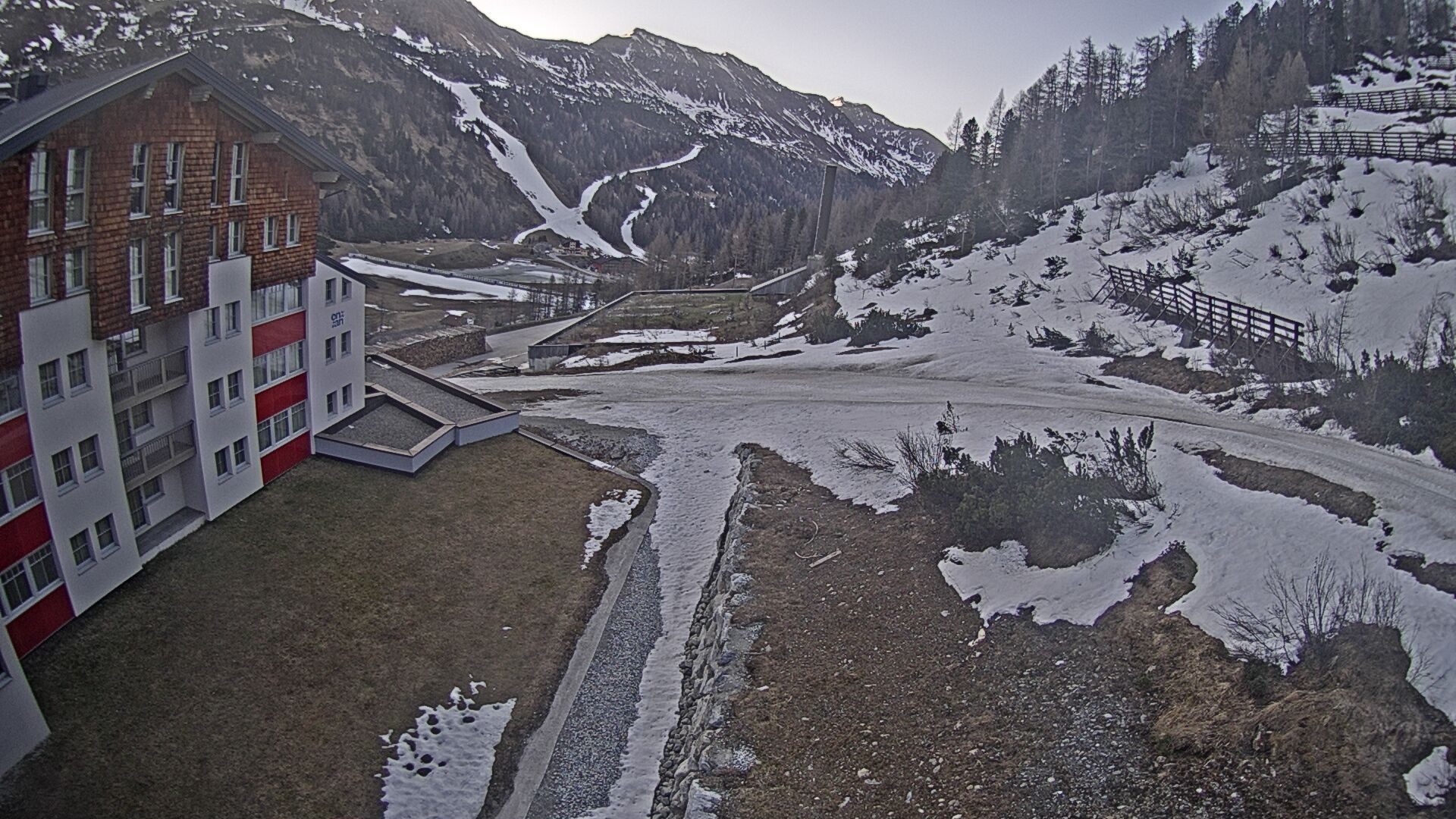 Archived image Webcam Ausblick Hotel Enzian in Obertauern