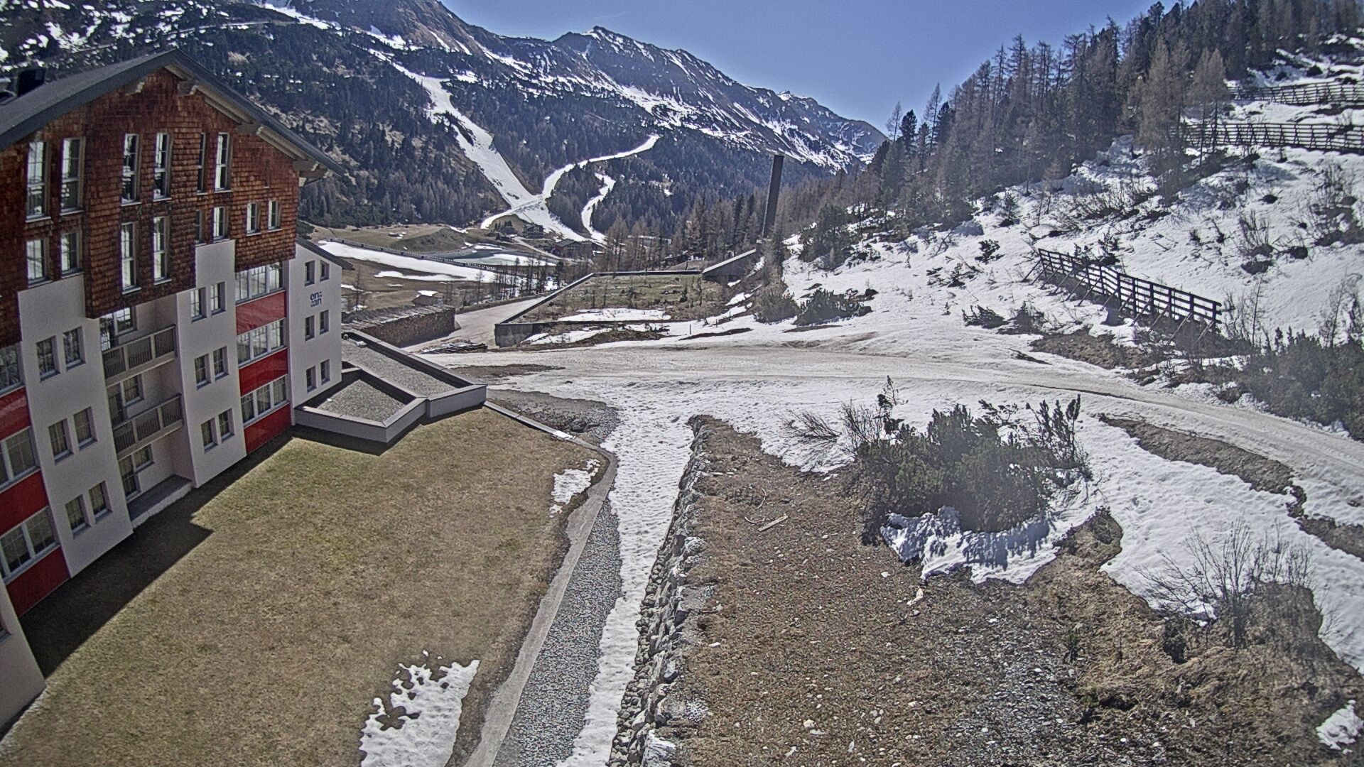 Archived image Webcam Ausblick Hotel Enzian in Obertauern