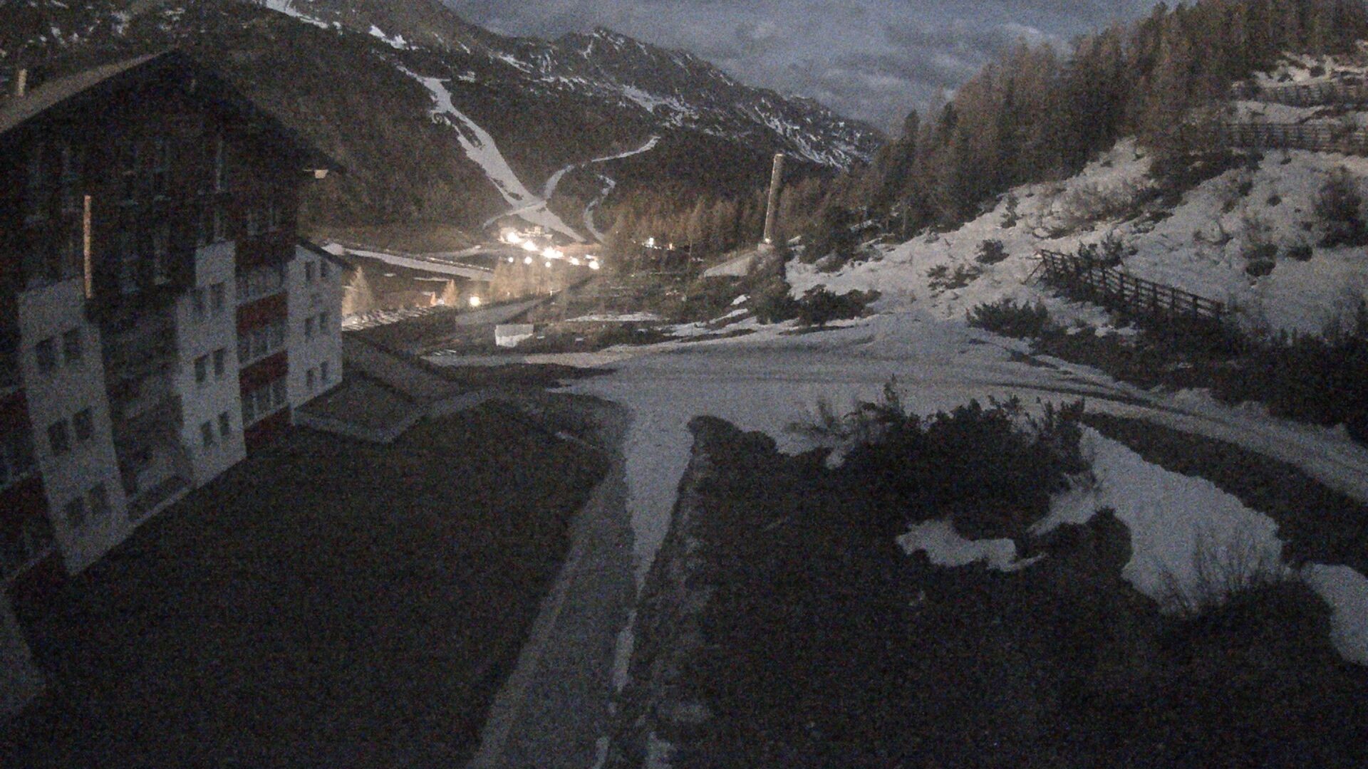 Archived image Webcam Ausblick Hotel Enzian in Obertauern