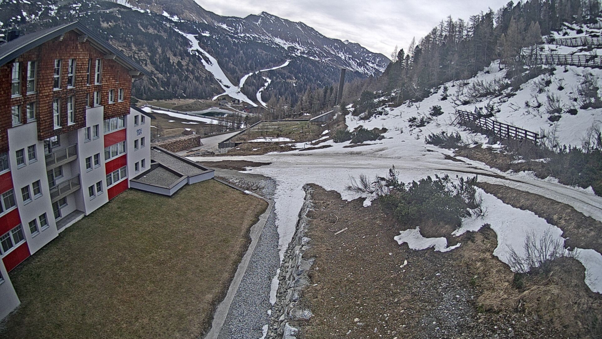 Archived image Webcam Ausblick Hotel Enzian in Obertauern