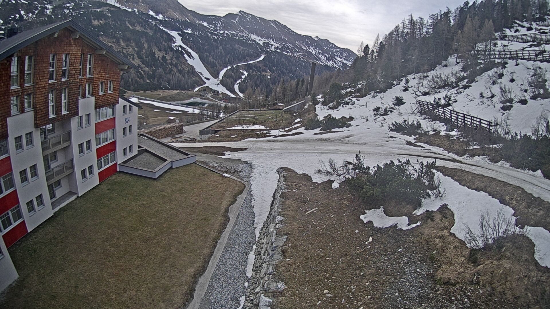Archived image Webcam Ausblick Hotel Enzian in Obertauern