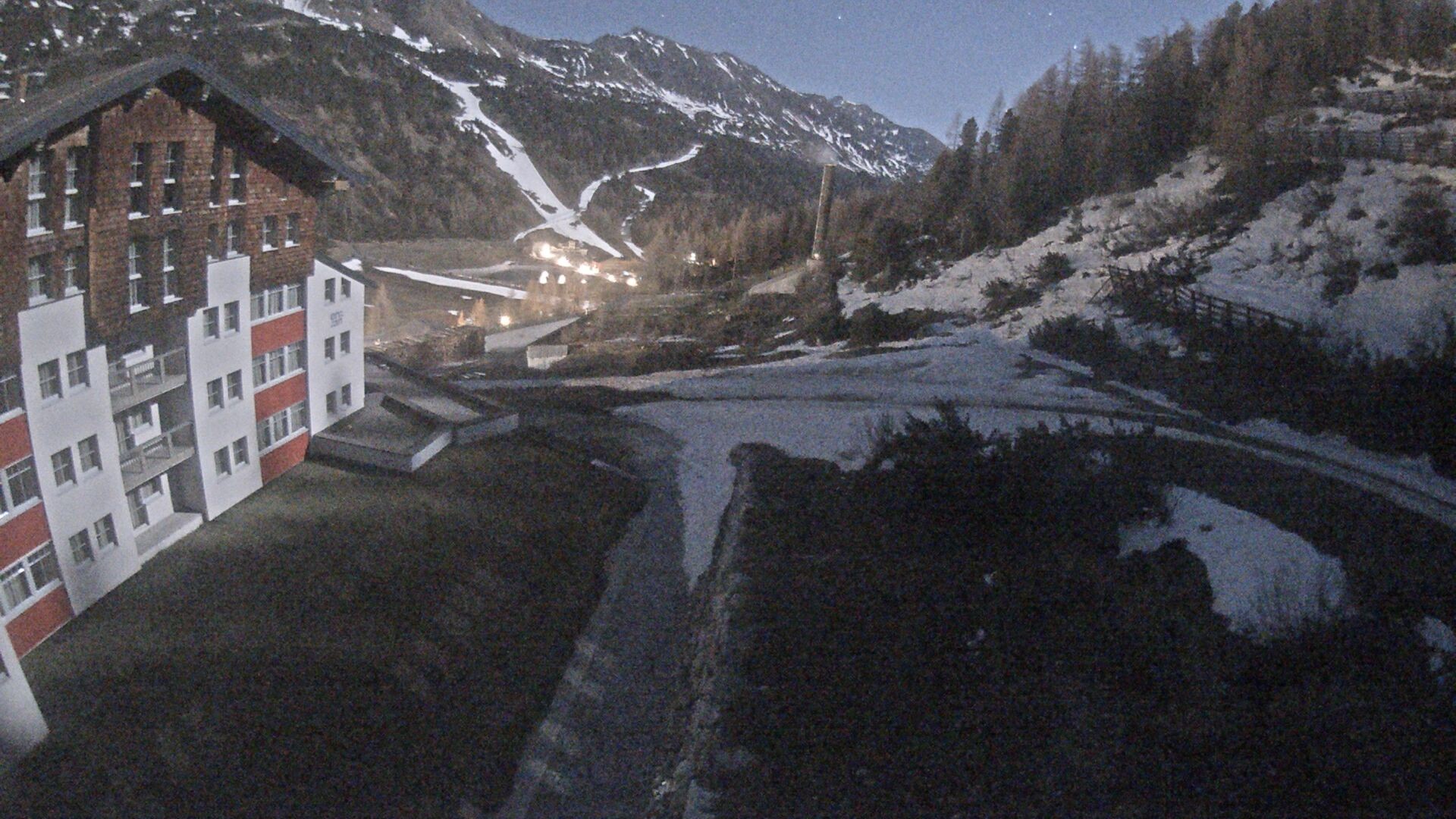 Archived image Webcam Ausblick Hotel Enzian in Obertauern
