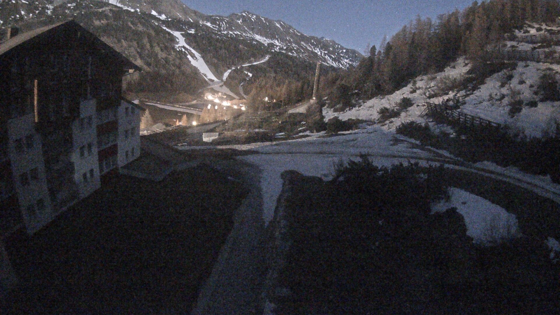 Archived image Webcam Ausblick Hotel Enzian in Obertauern
