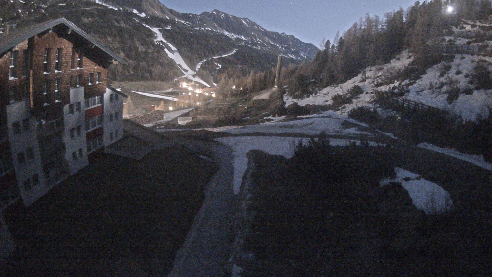Archived image Webcam Ausblick Hotel Enzian in Obertauern
