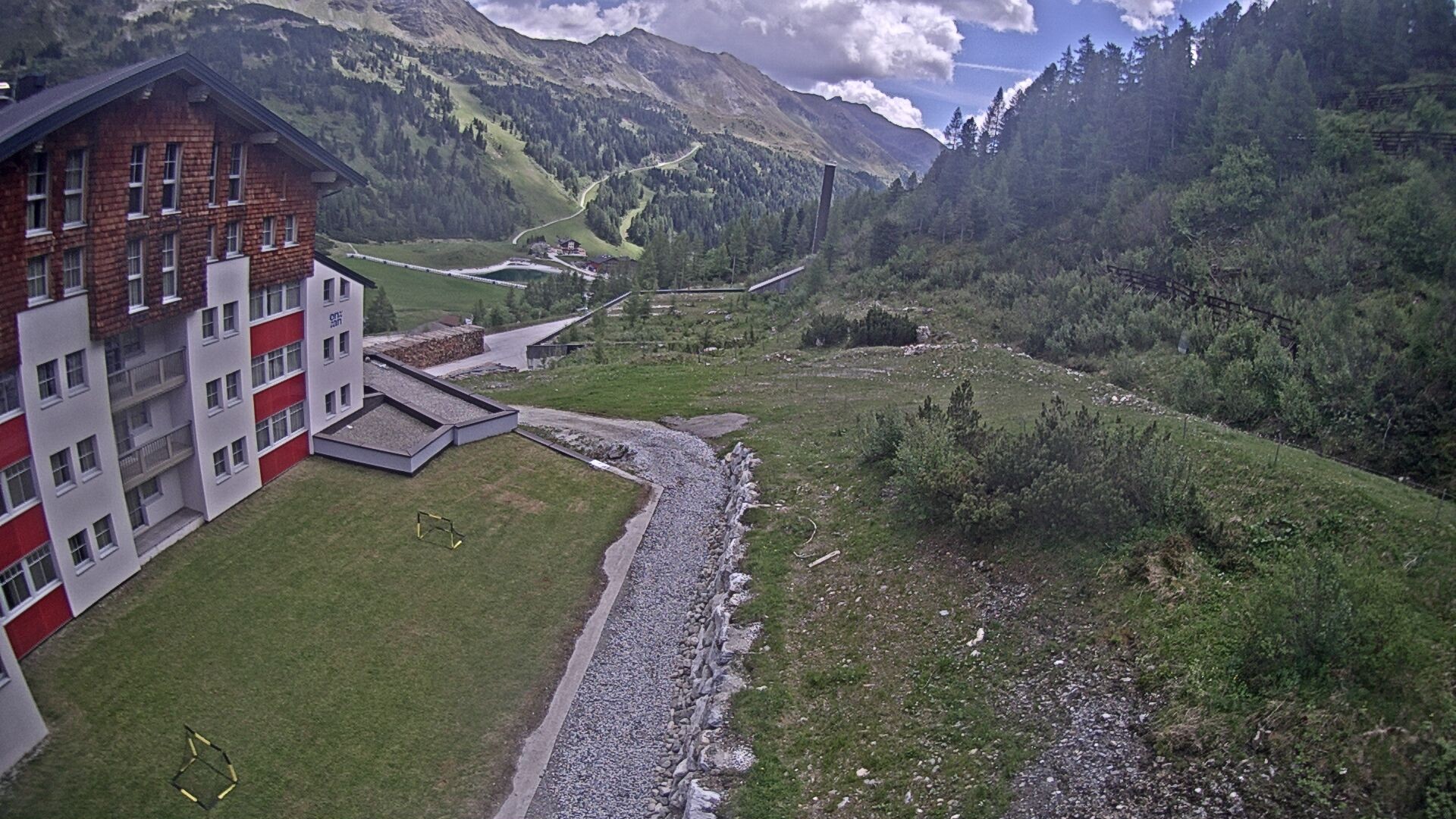 Archiv Foto Webcam Obertauern – Blick Hotel Enzian