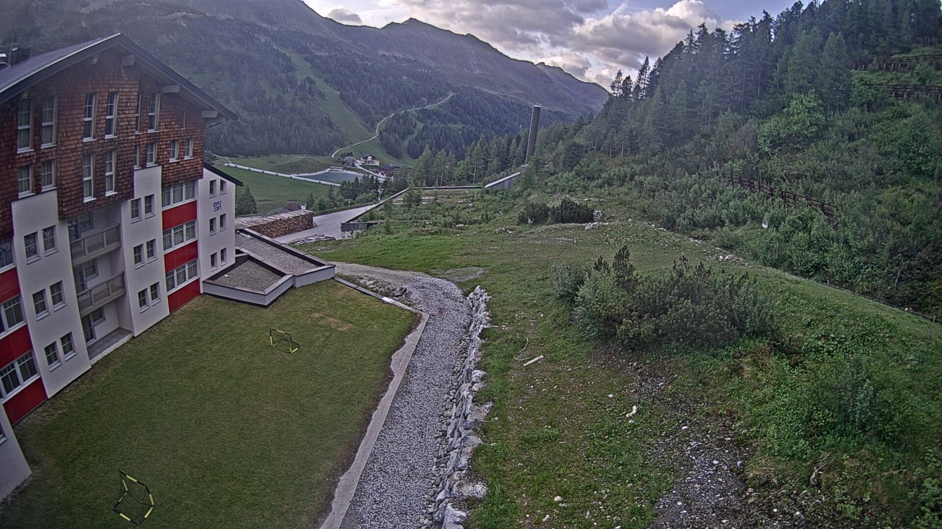 Archiv Foto Webcam Obertauern – Blick Hotel Enzian