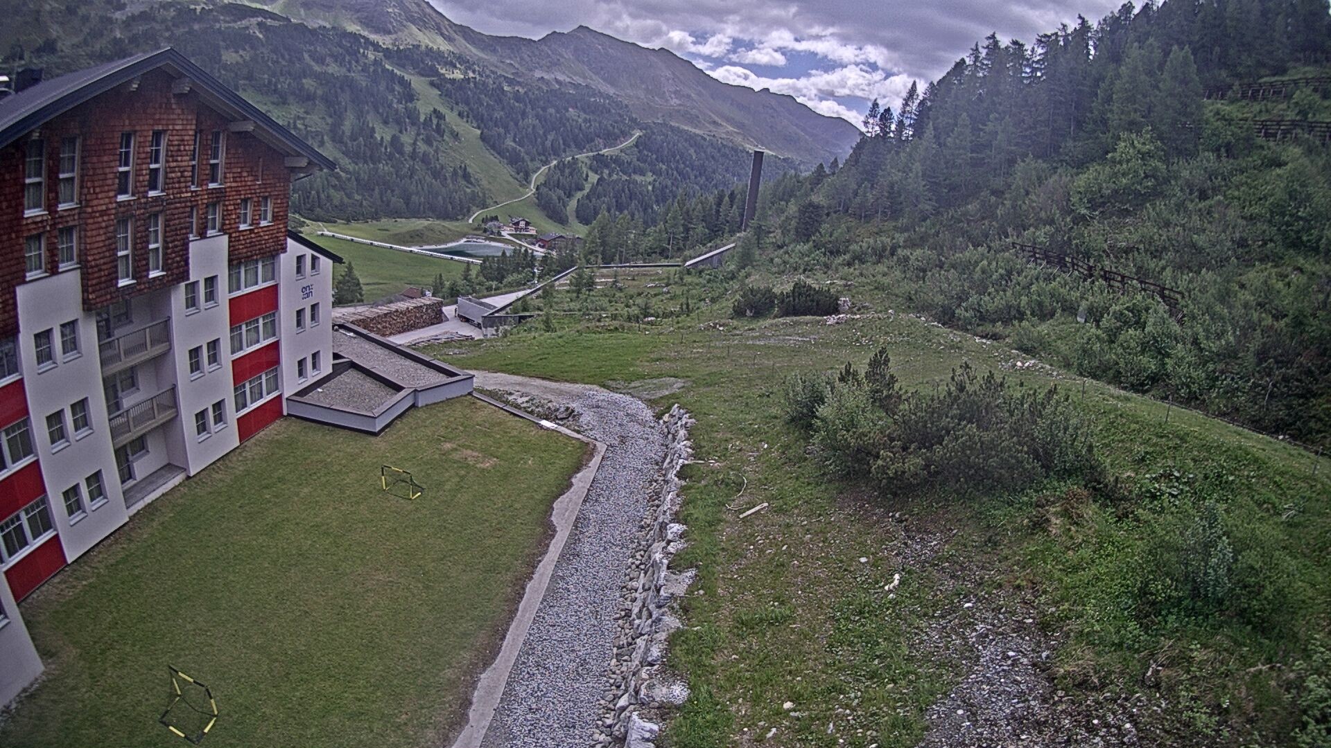 Archiv Foto Webcam Obertauern – Blick Hotel Enzian
