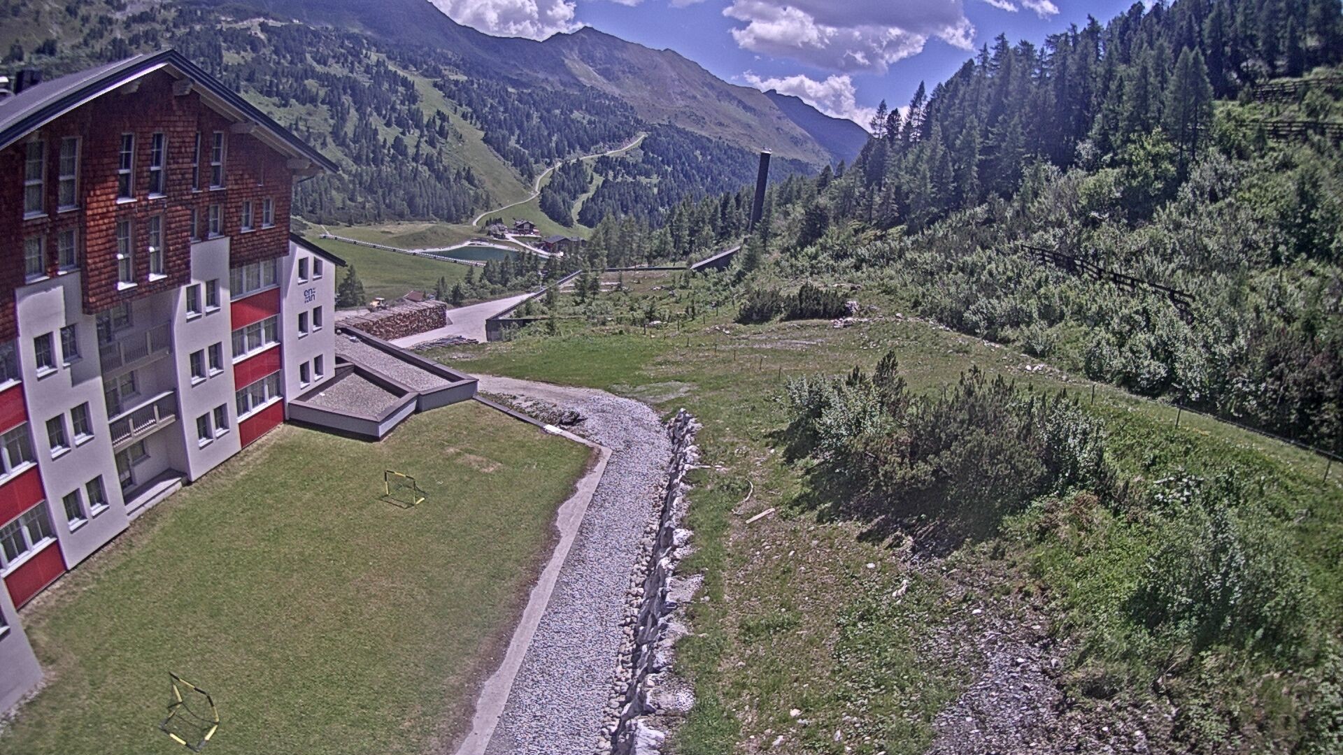 Archived image Webcam Ausblick Hotel Enzian in Obertauern