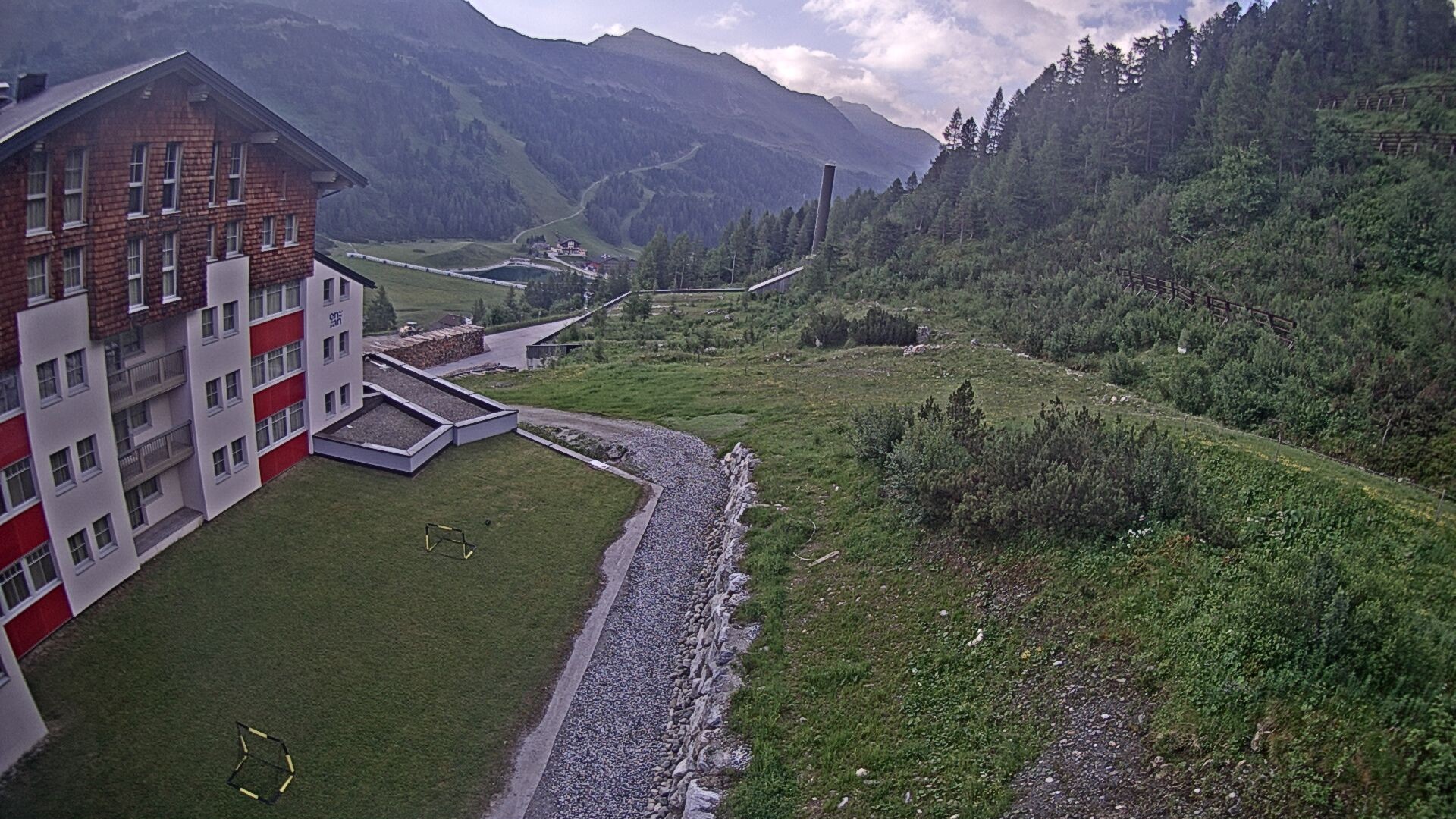 Archived image Webcam Ausblick Hotel Enzian in Obertauern