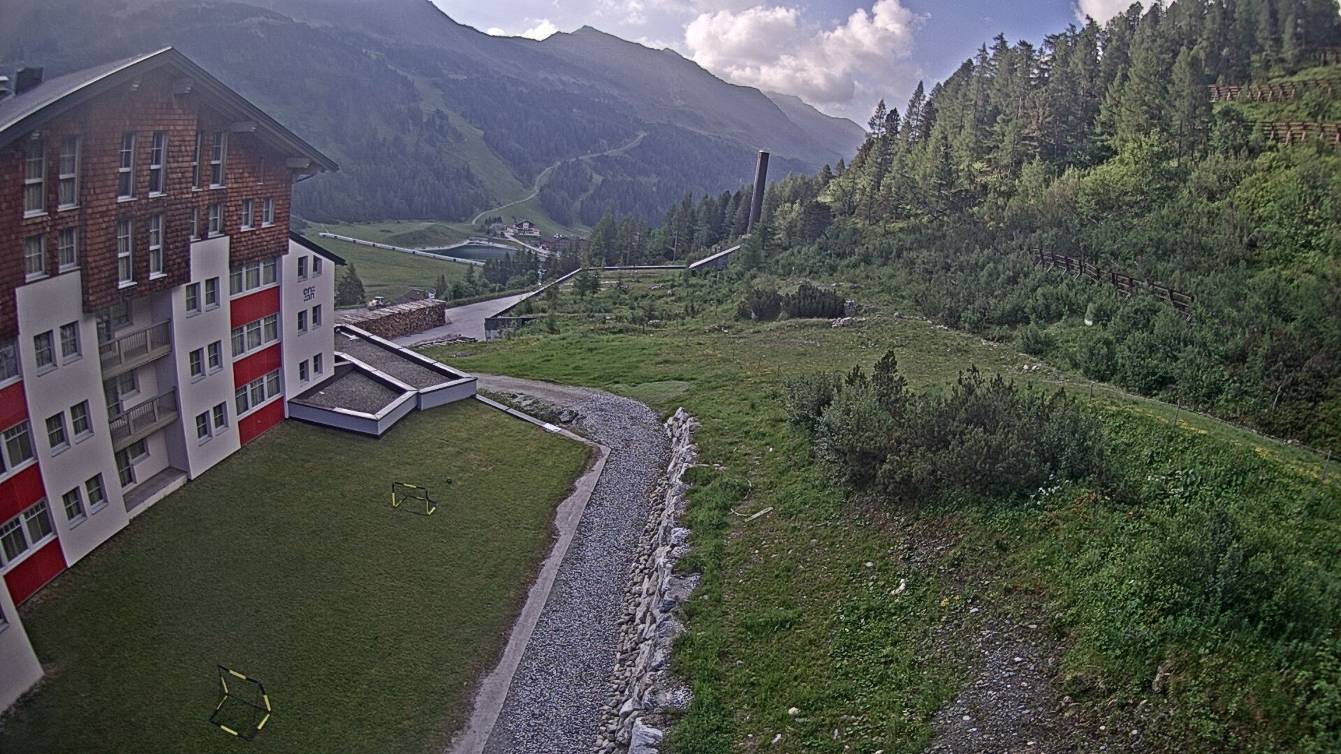 Archived image Webcam Ausblick Hotel Enzian in Obertauern