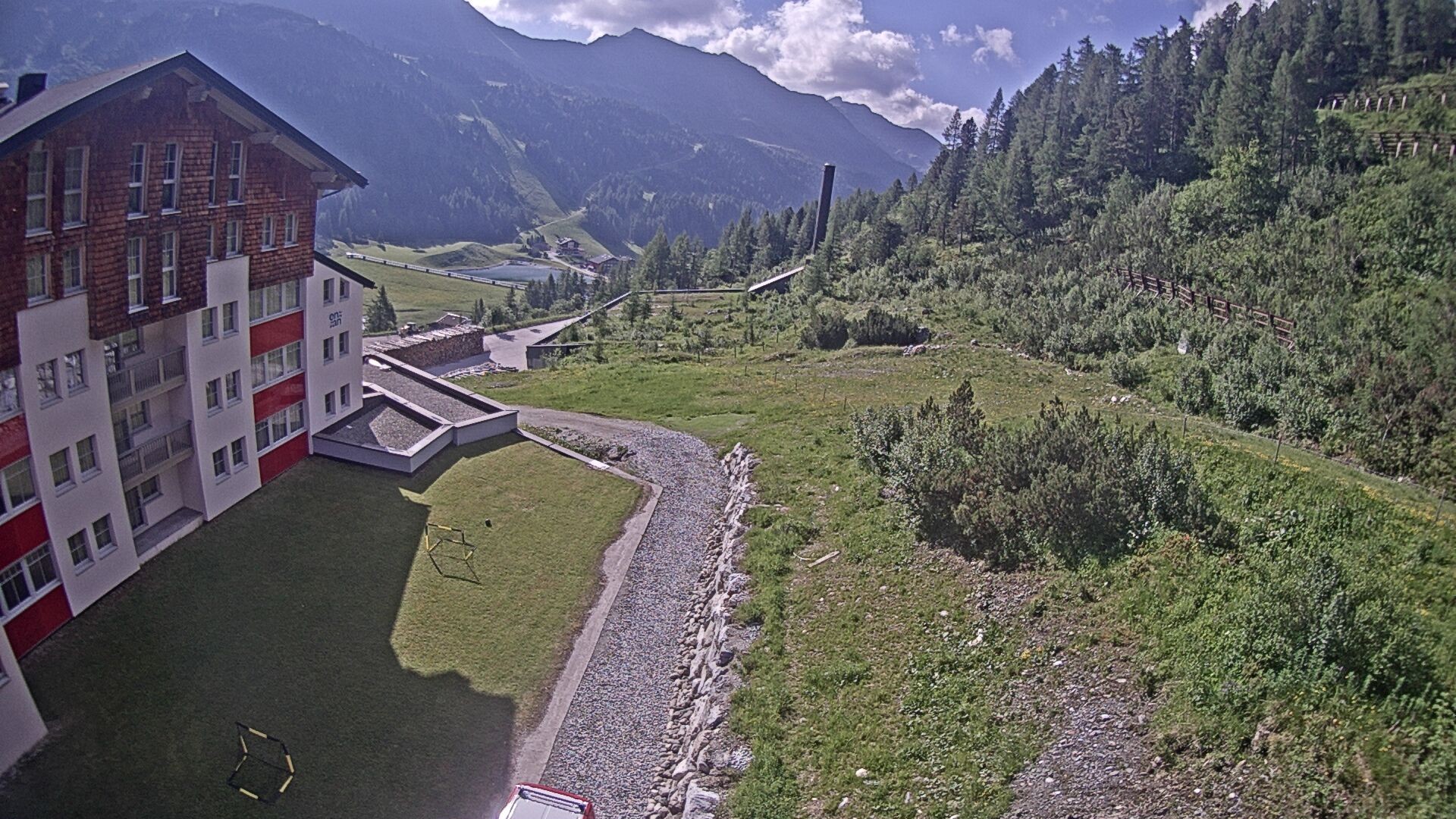 Archived image Webcam Ausblick Hotel Enzian in Obertauern